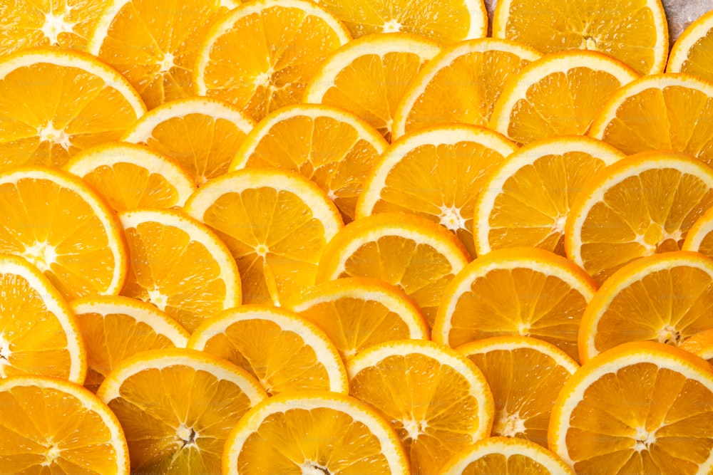 uma pilha de laranjas