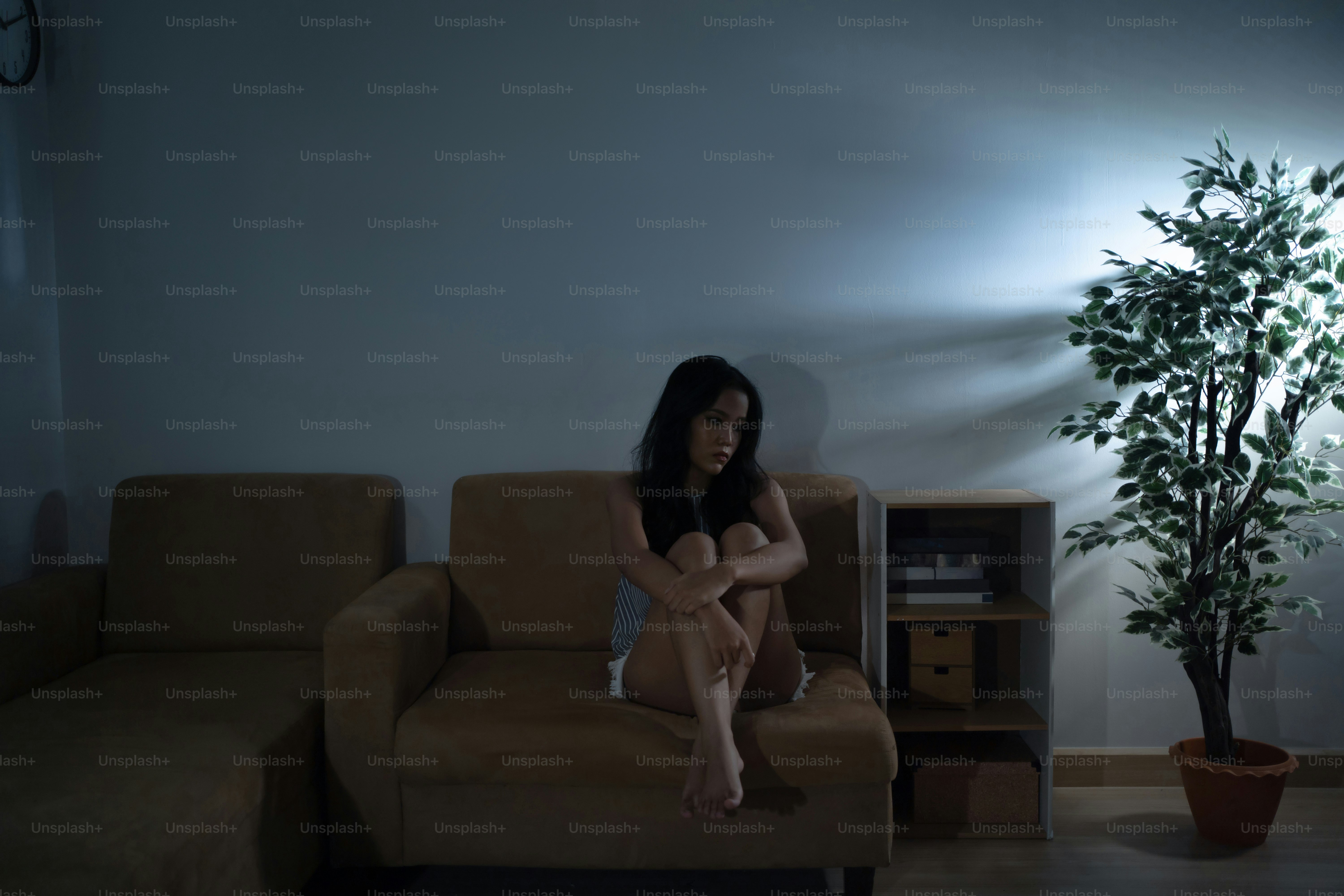Woman are stressed She is alone at home And being depressed