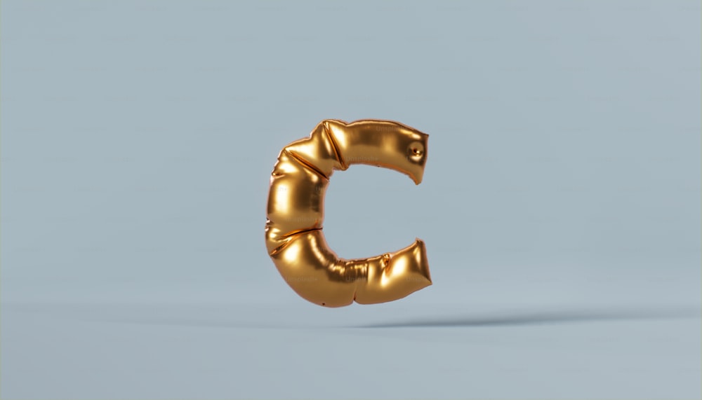 ein goldener und silberner Ring