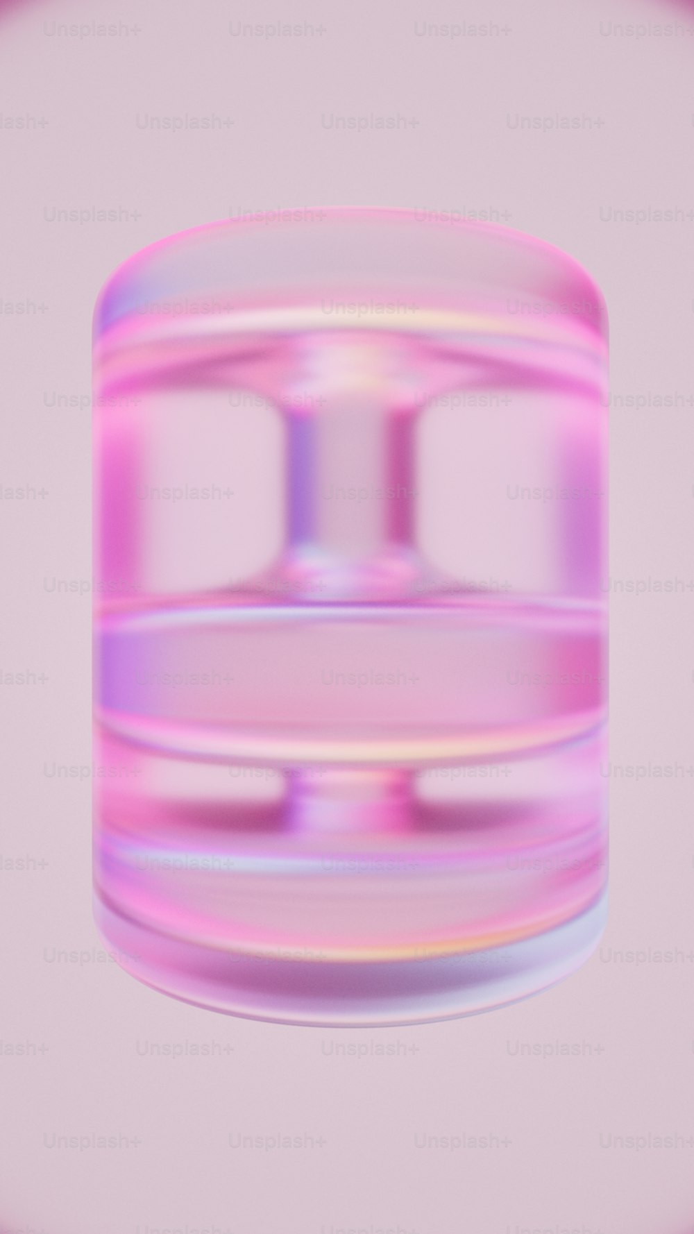 Un recipiente de plástico rosa