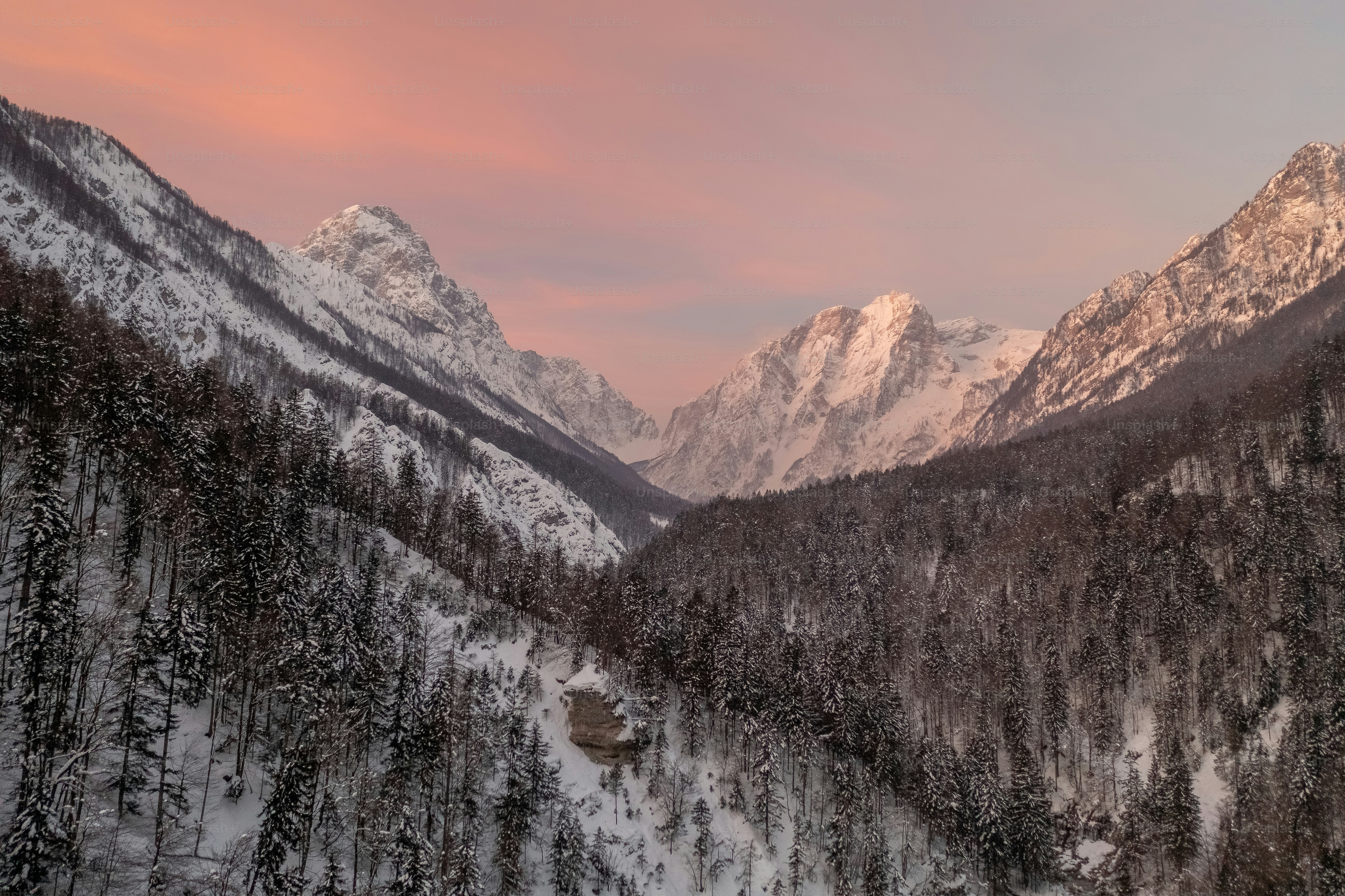 a snowy mountain range