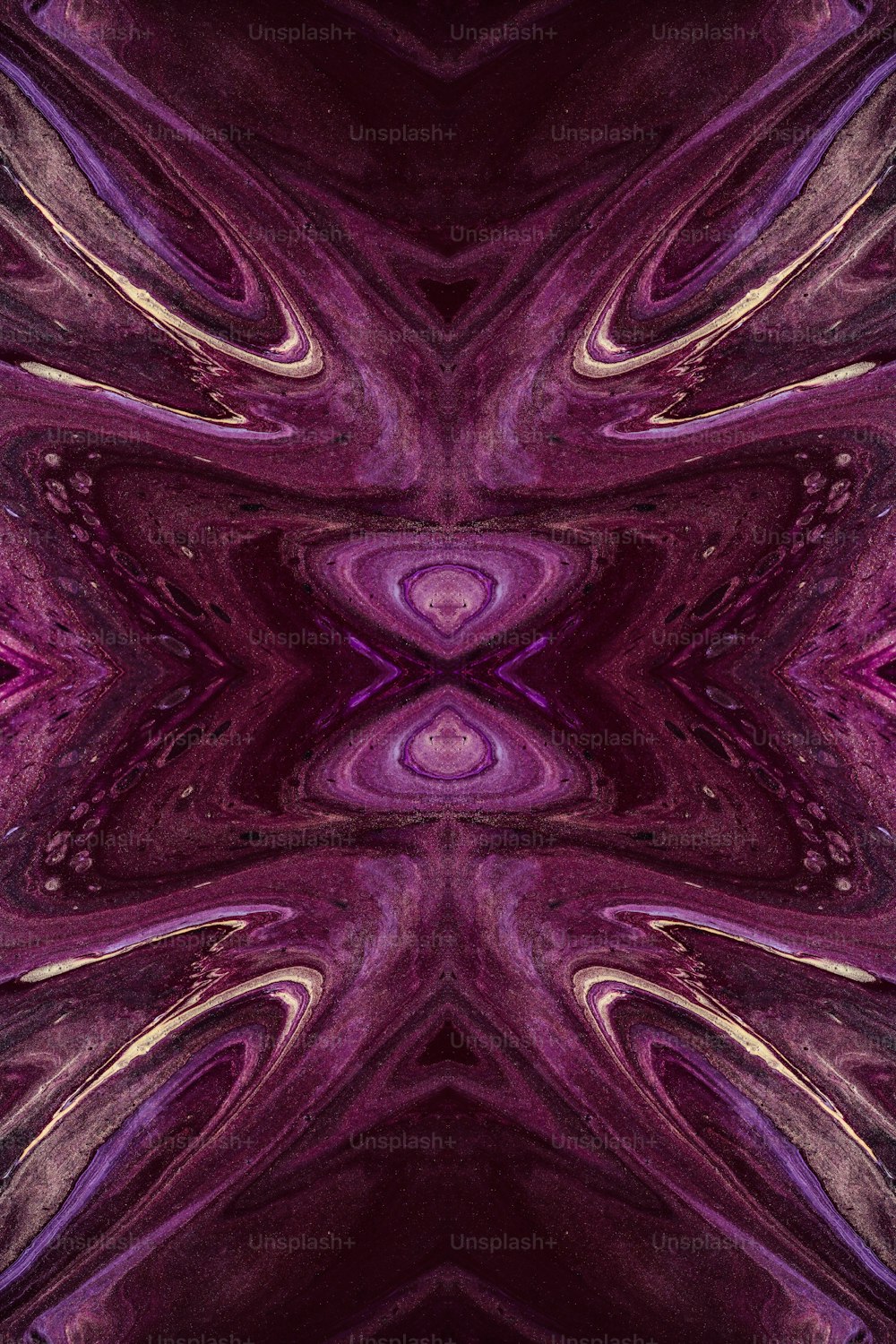 Un diseño abstracto morado y negro muy bonito