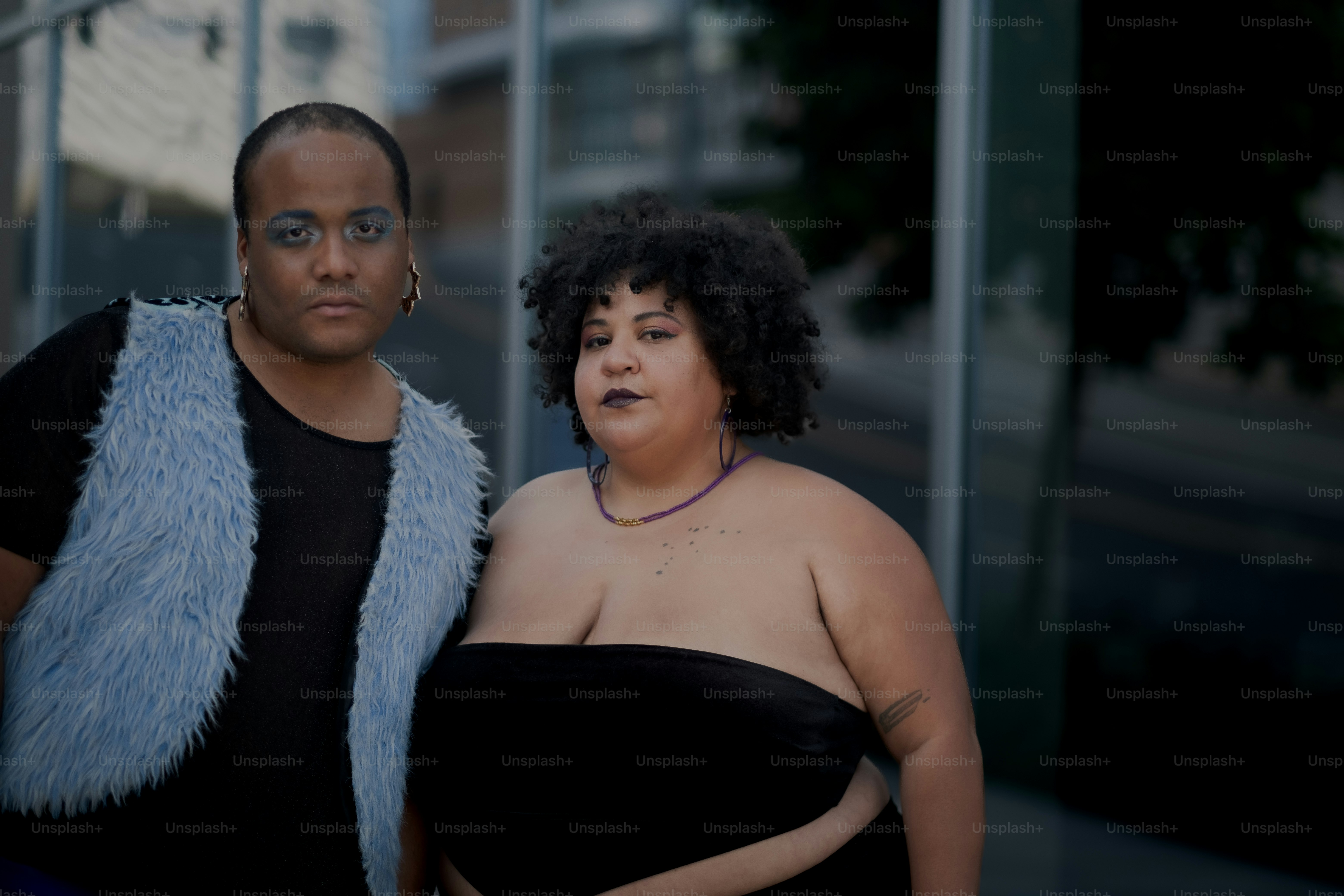 A couple of women photo – Los angeles Image on Unsplash