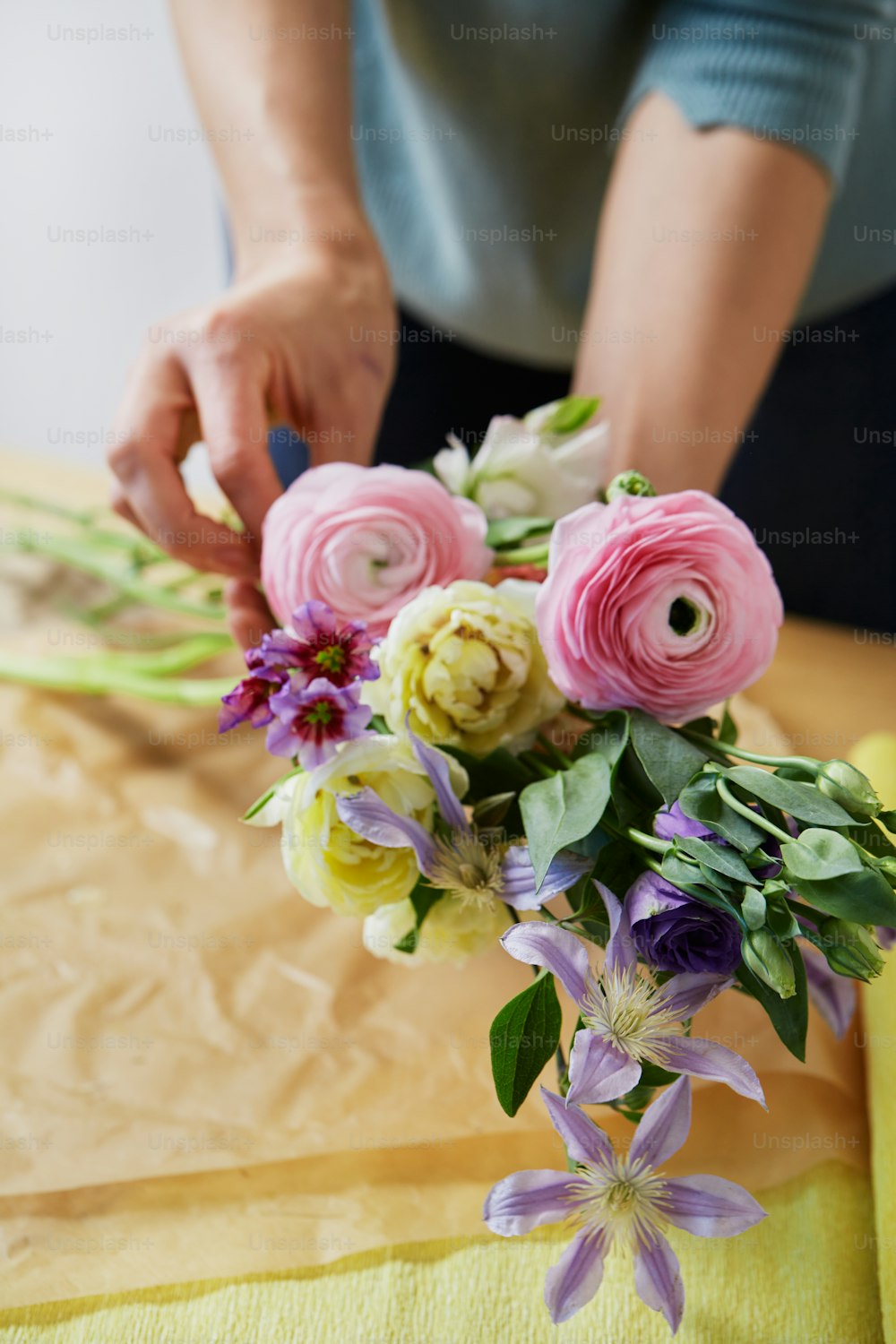 um buquê de flores