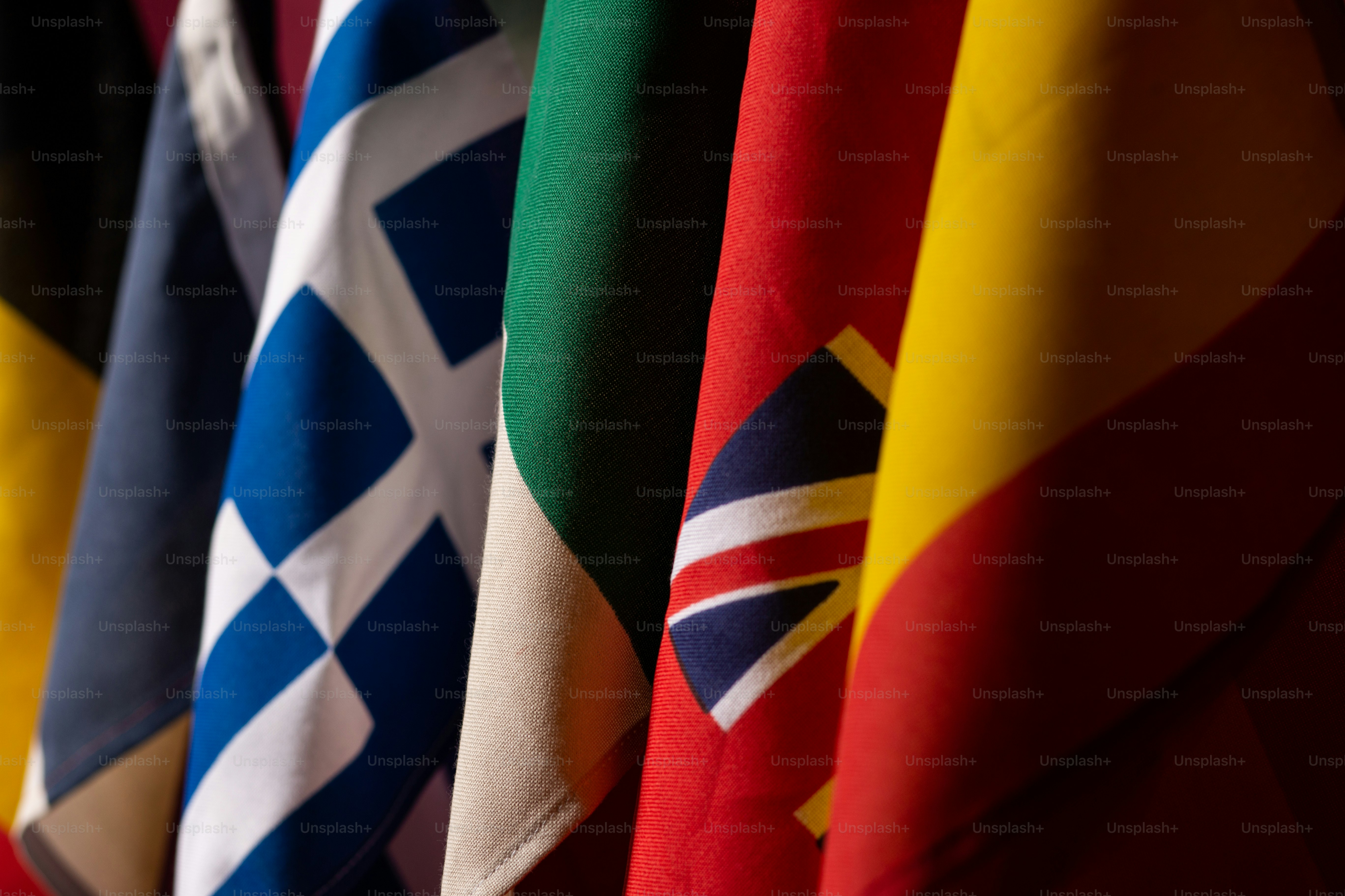 Un primer plano de varios lápices de colores