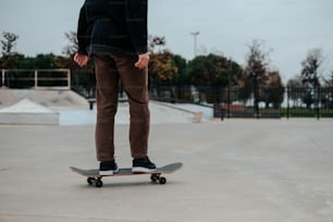 a person skating on the ramp