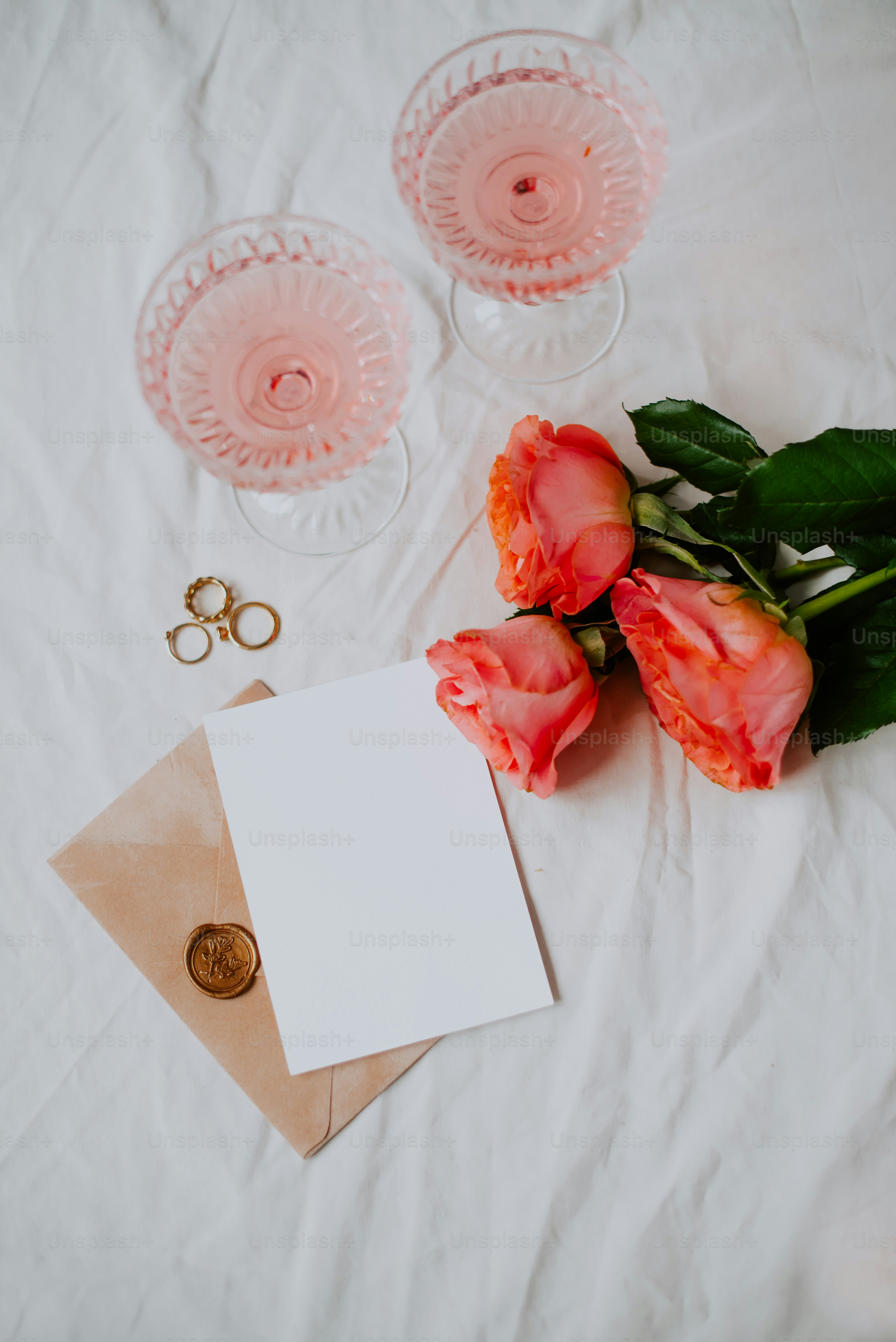 A bouquet of roses and a note photo – Flower Image on Unsplash