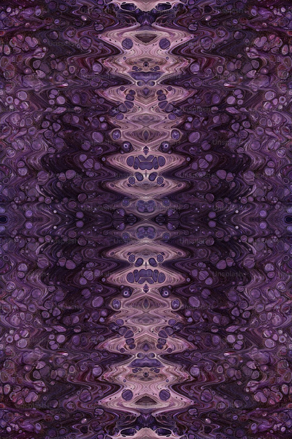 une image abstraite d’un fond violet