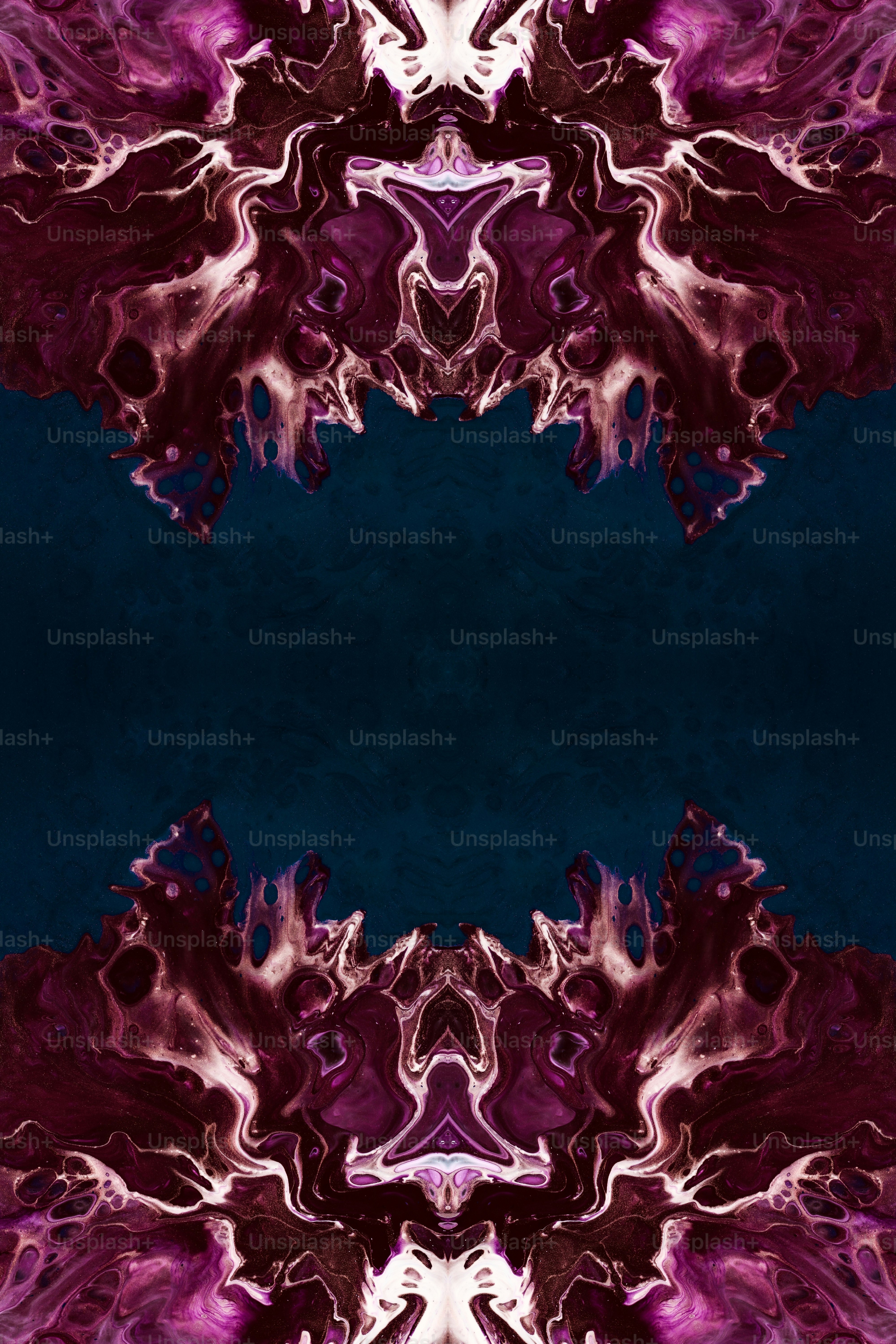 抽象的なデザインの青と紫の背景の写真 – Unsplashの壁紙の画像, image size:3000x4500