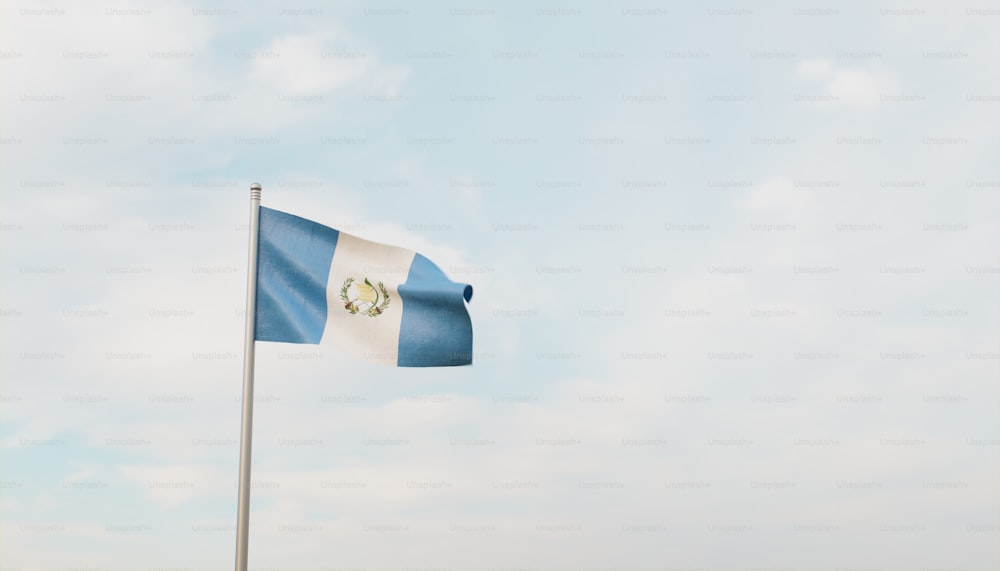 Una bandiera che sventola al vento in una giornata nuvolosa