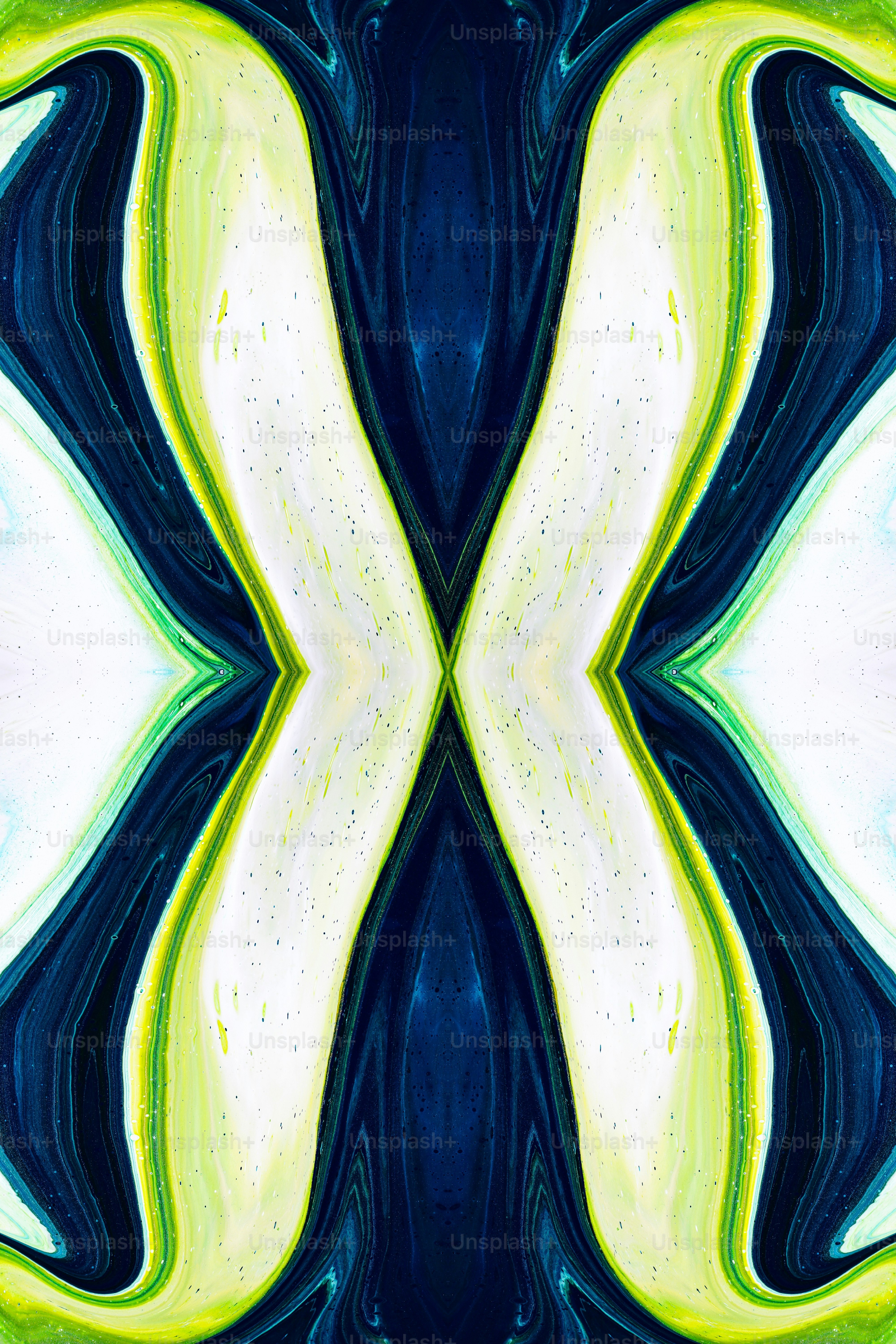 Un design abstrait bleu et jaune avec un centre blanc