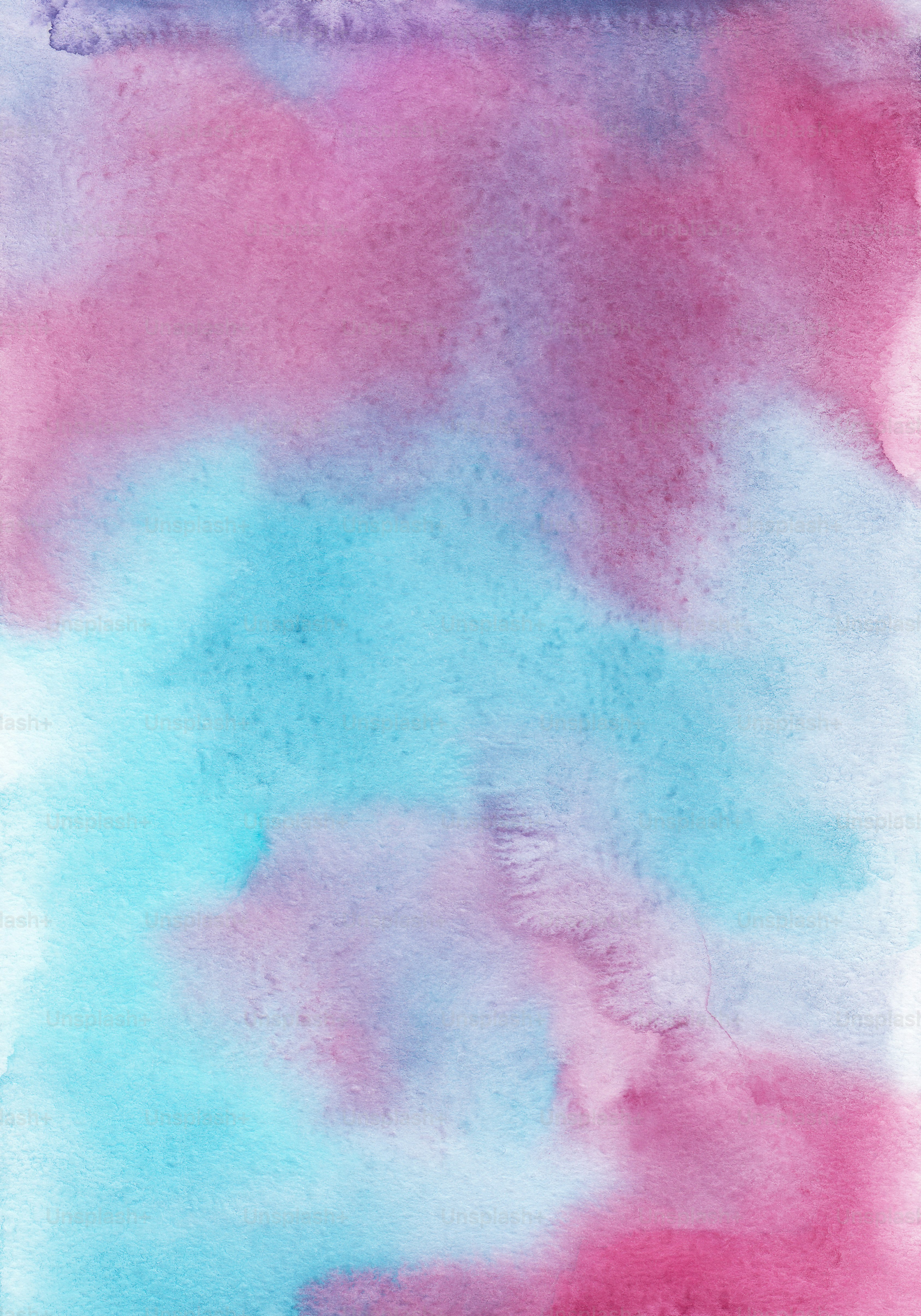 une peinture à l’aquarelle de nuages roses et bleus