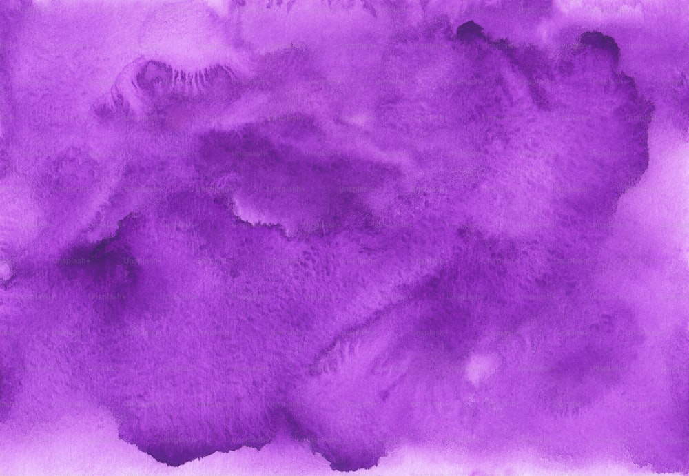 紫色の雲の水彩画