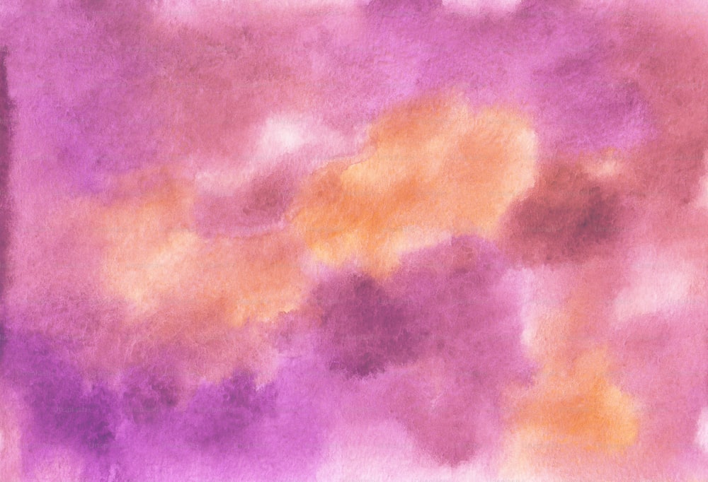Ein Gemälde von gelben und violetten Wolken am Himmel