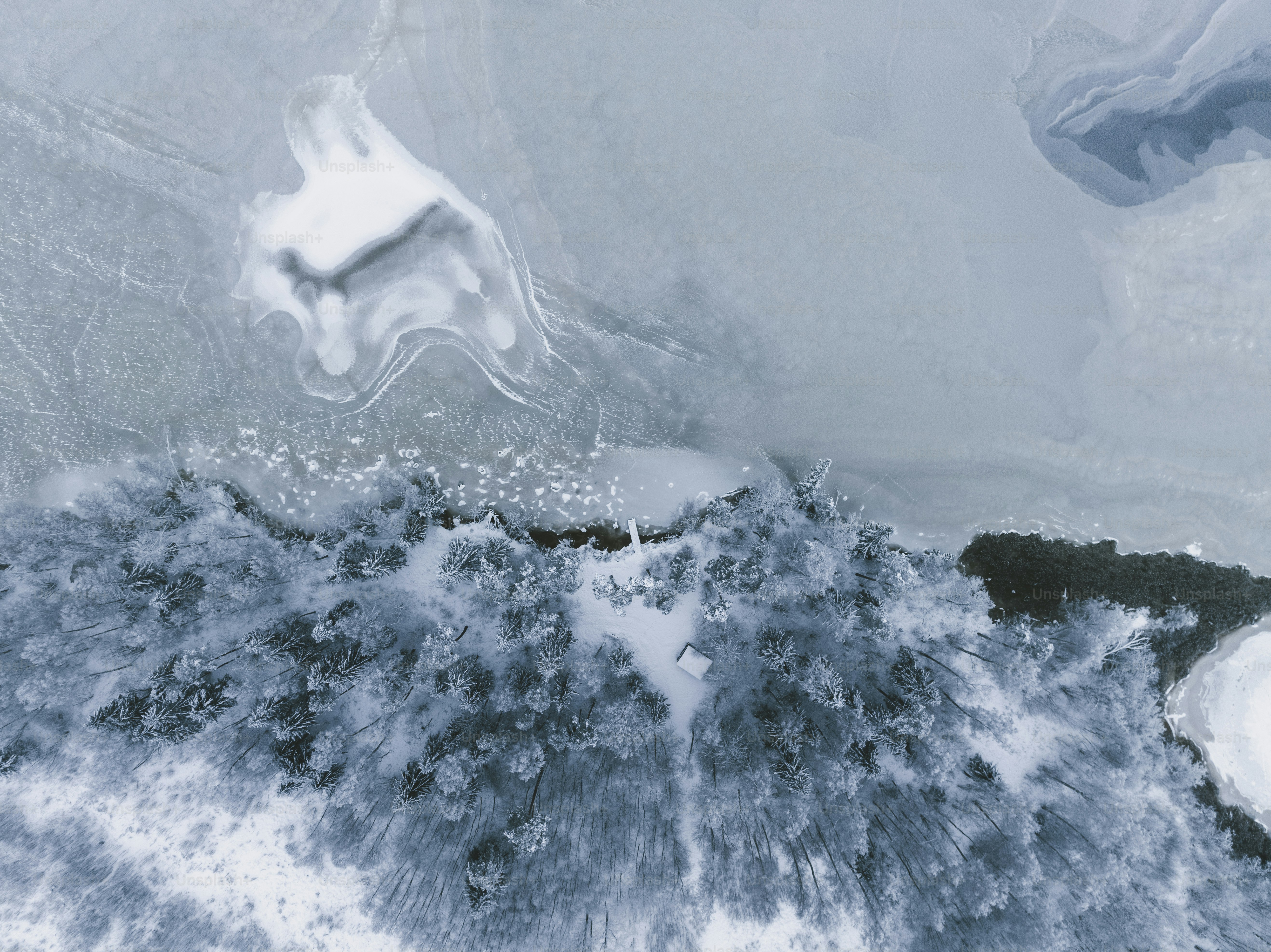 une vue aérienne d’une zone enneigée