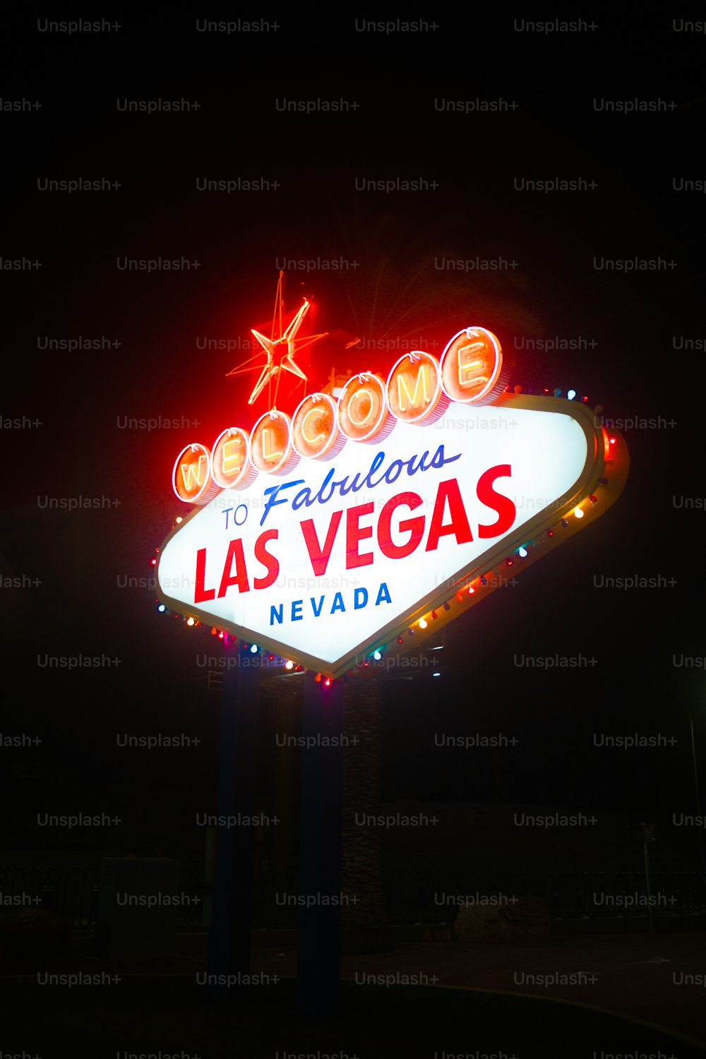Eine Leuchtreklame, die Welcome to Fabulous Las Vegas sagt