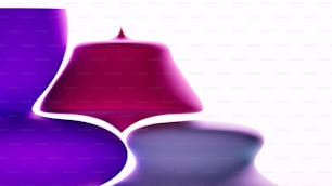 Un primer plano de un jarrón púrpura con una vela roja