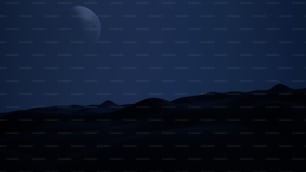 ein dunkelblauer Himmel mit dem Mond in der Ferne