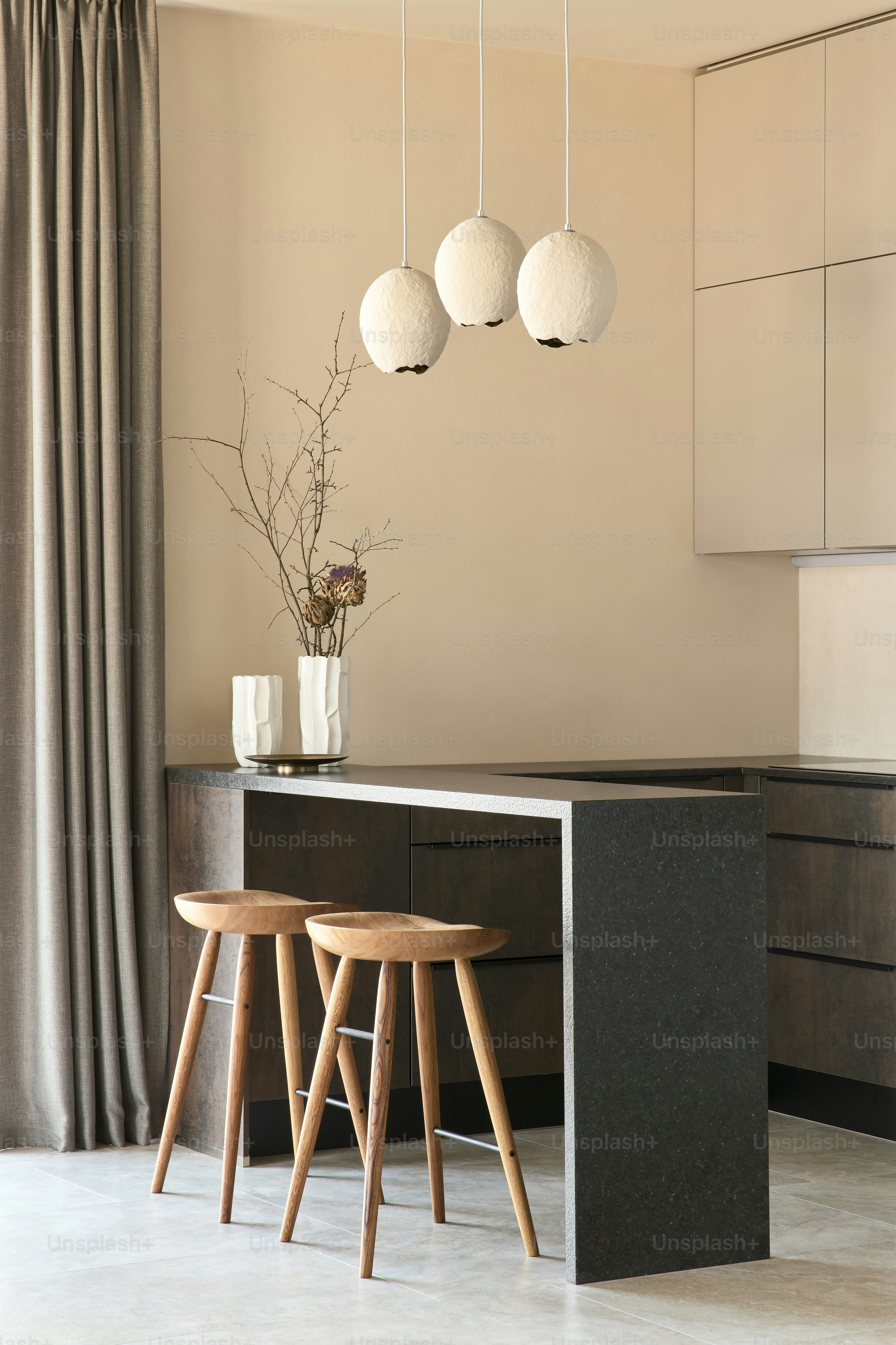 premium_photo-1671269942067-bb709a81273c?ixid=M3wxMjA3fDB8MXxzZWFyY2h8NXx8a2l0Y2hlbiUyMGNvdW50ZXJ0b3BzfGVufDB8fHx8MTczNjYzNTI5NXww\u0026ixlib=rb-4.0.3