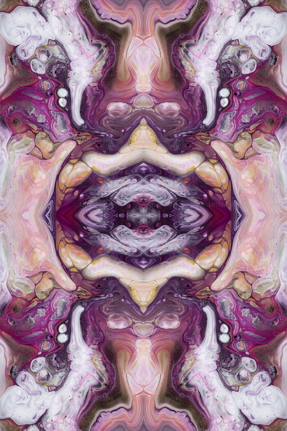 紫とピンクの花の抽象的なイメージ
