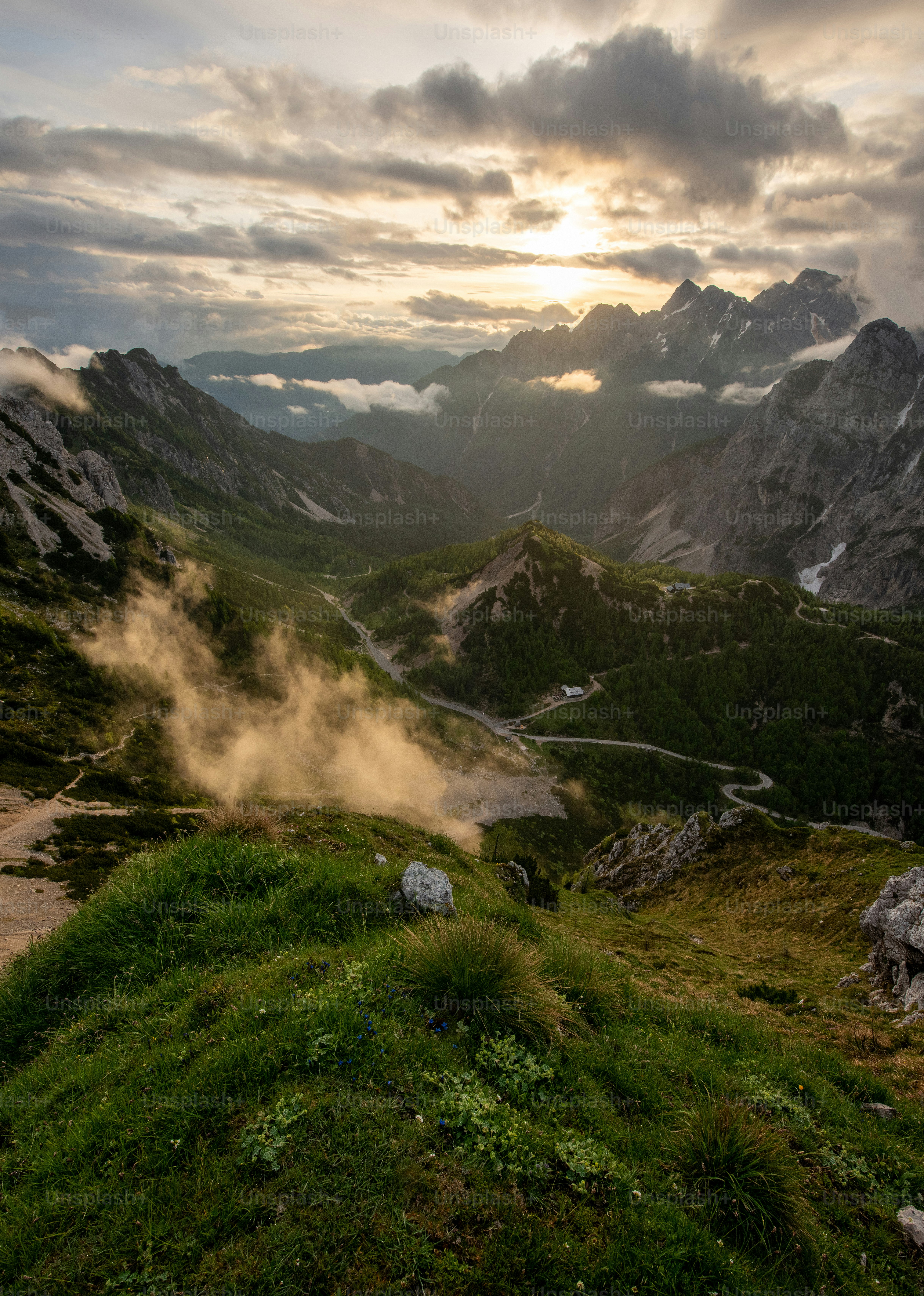 Natural Scenery Pictures | Download Free Images on Unsplash