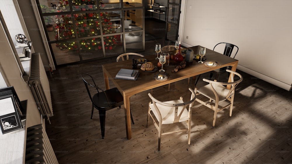 une salle à manger avec une table et des chaises