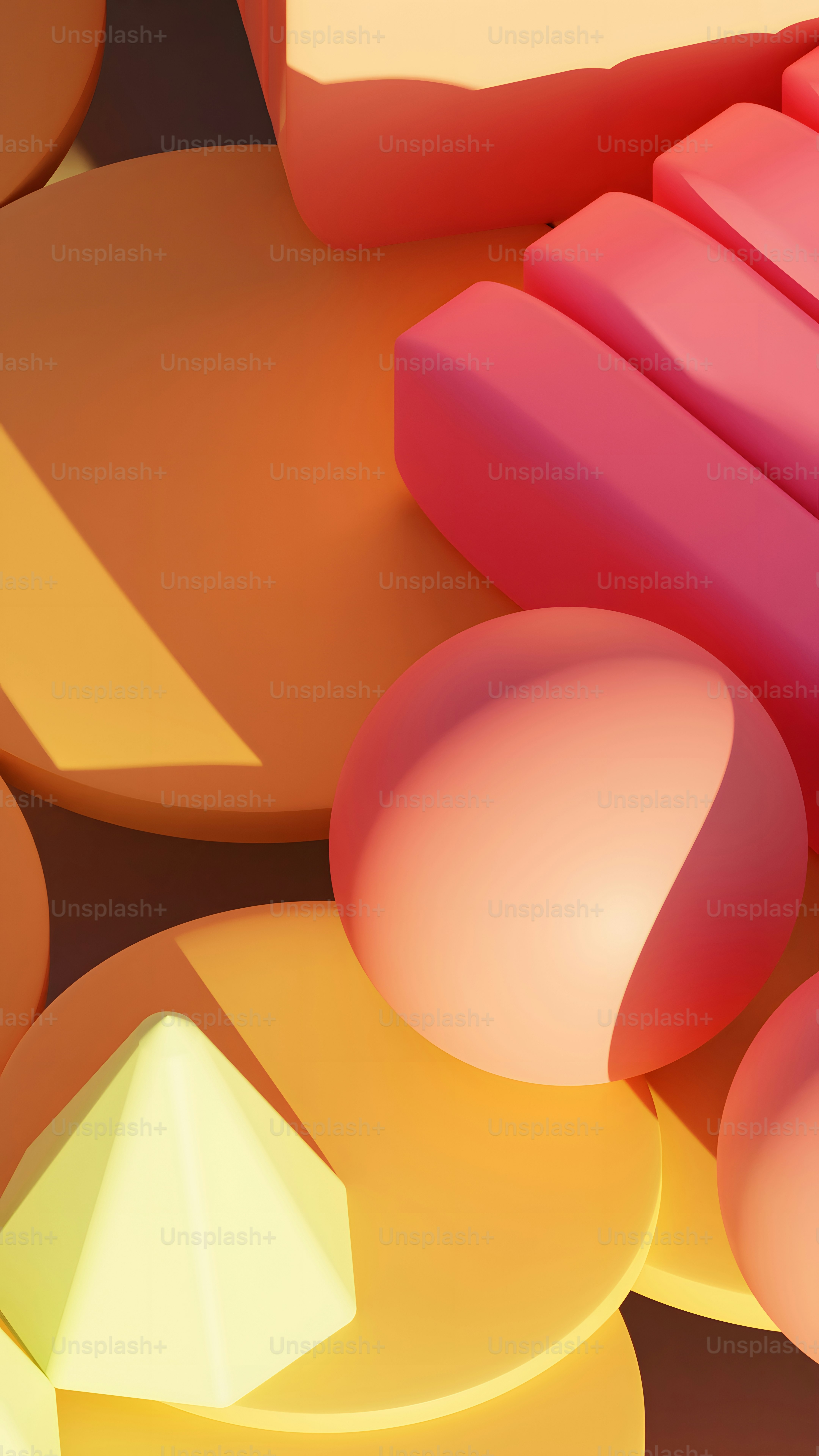 Un primo piano di un mucchio di oggetti colorati diversi