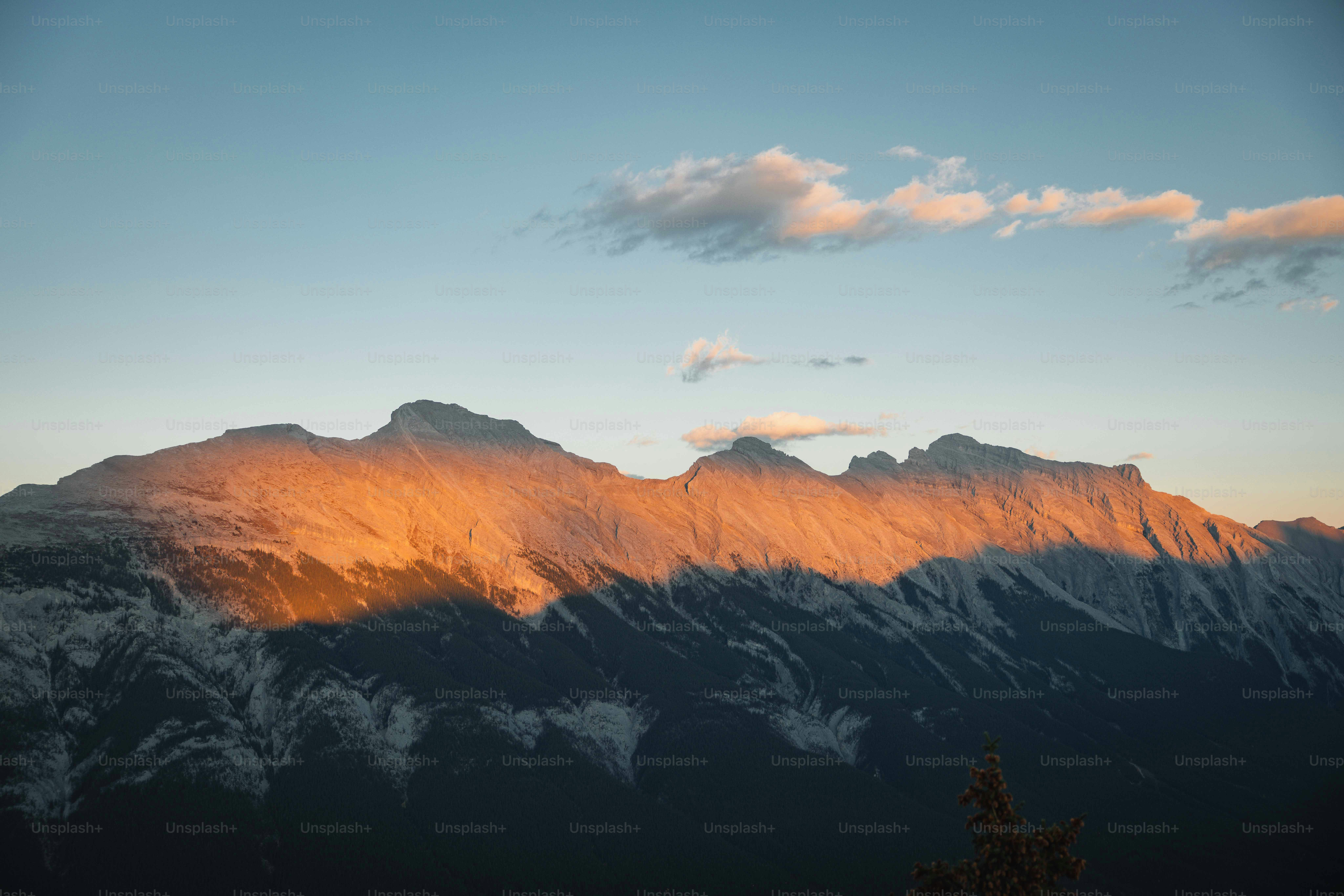 Foto el sol se est poniendo en una cadena monta osa canad imagen en