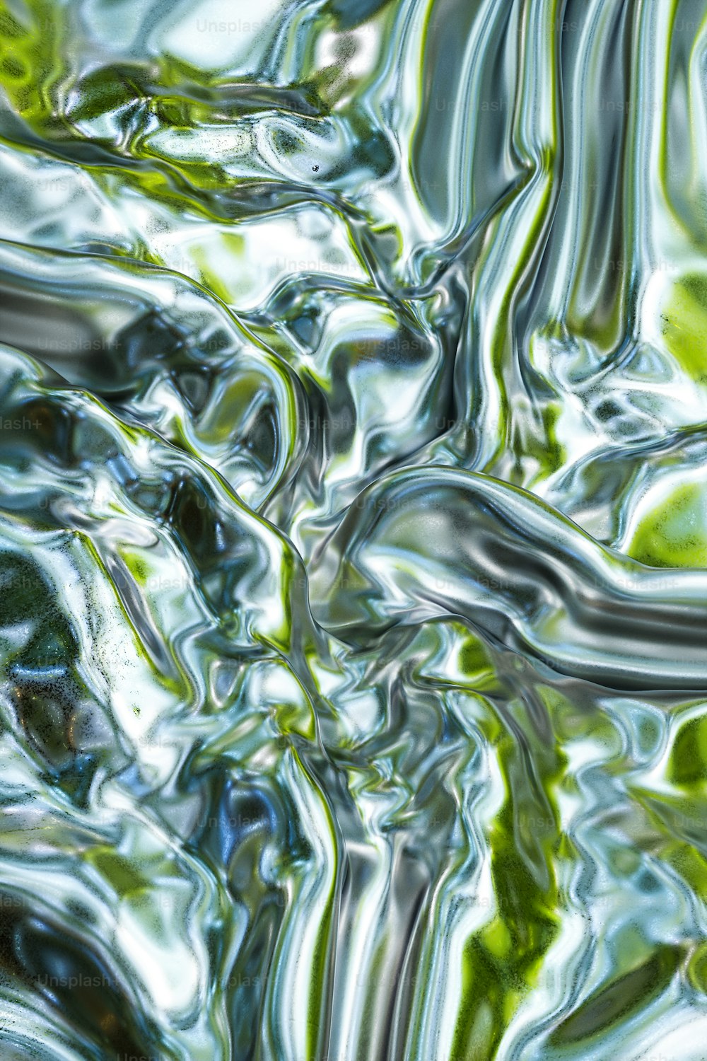 uma vista de perto de um líquido verde e azul