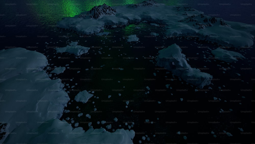 Eine Luftaufnahme des Ozeans mit Eisbergen und Aurora-Lichtern