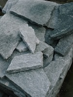 Granite concassé — roches grises de carrière