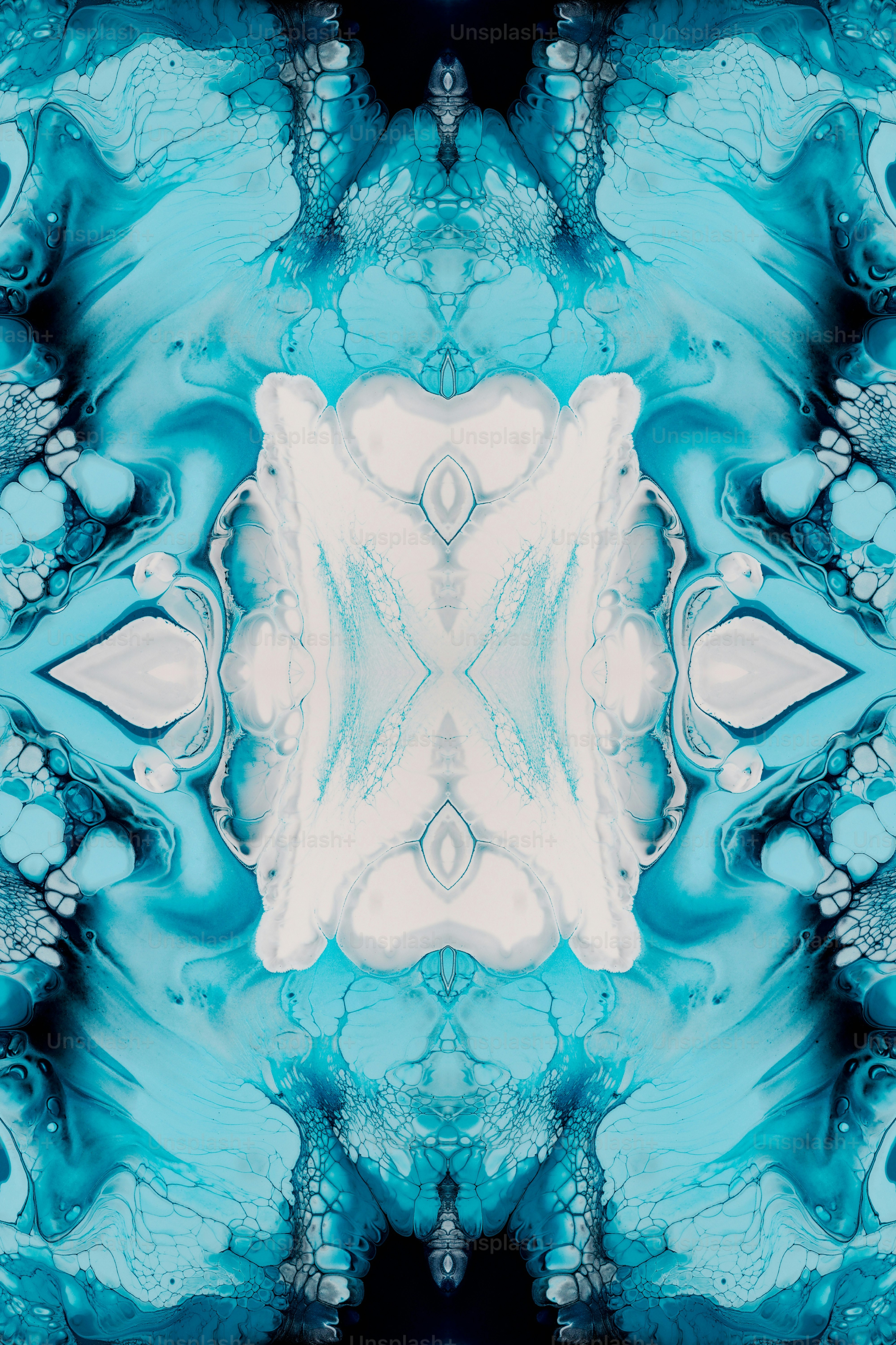 Ein blau-weißes Muster mit weißer Mitte Foto – Bild zum Thema Tapete ...