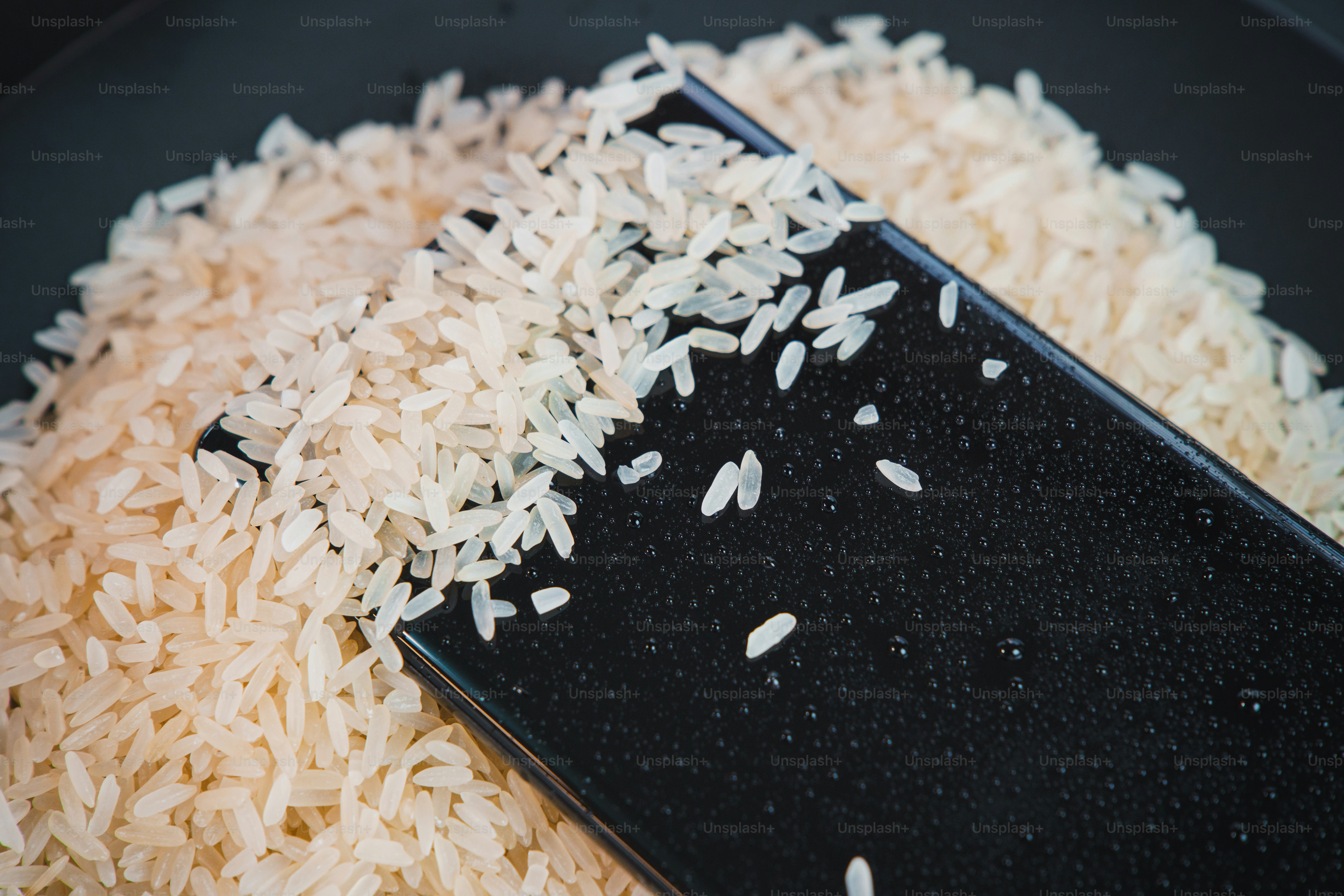 Wet Smartphone repair using rice.