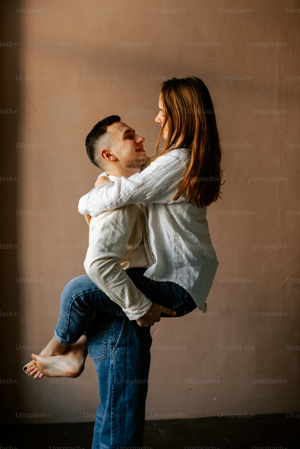 500+ Love Couple Pictures  Download Free Images on Unsplash