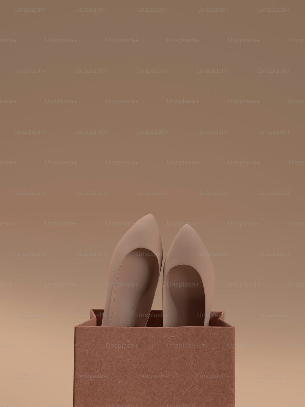 Un par de zapatos sentados dentro de una caja de cartón