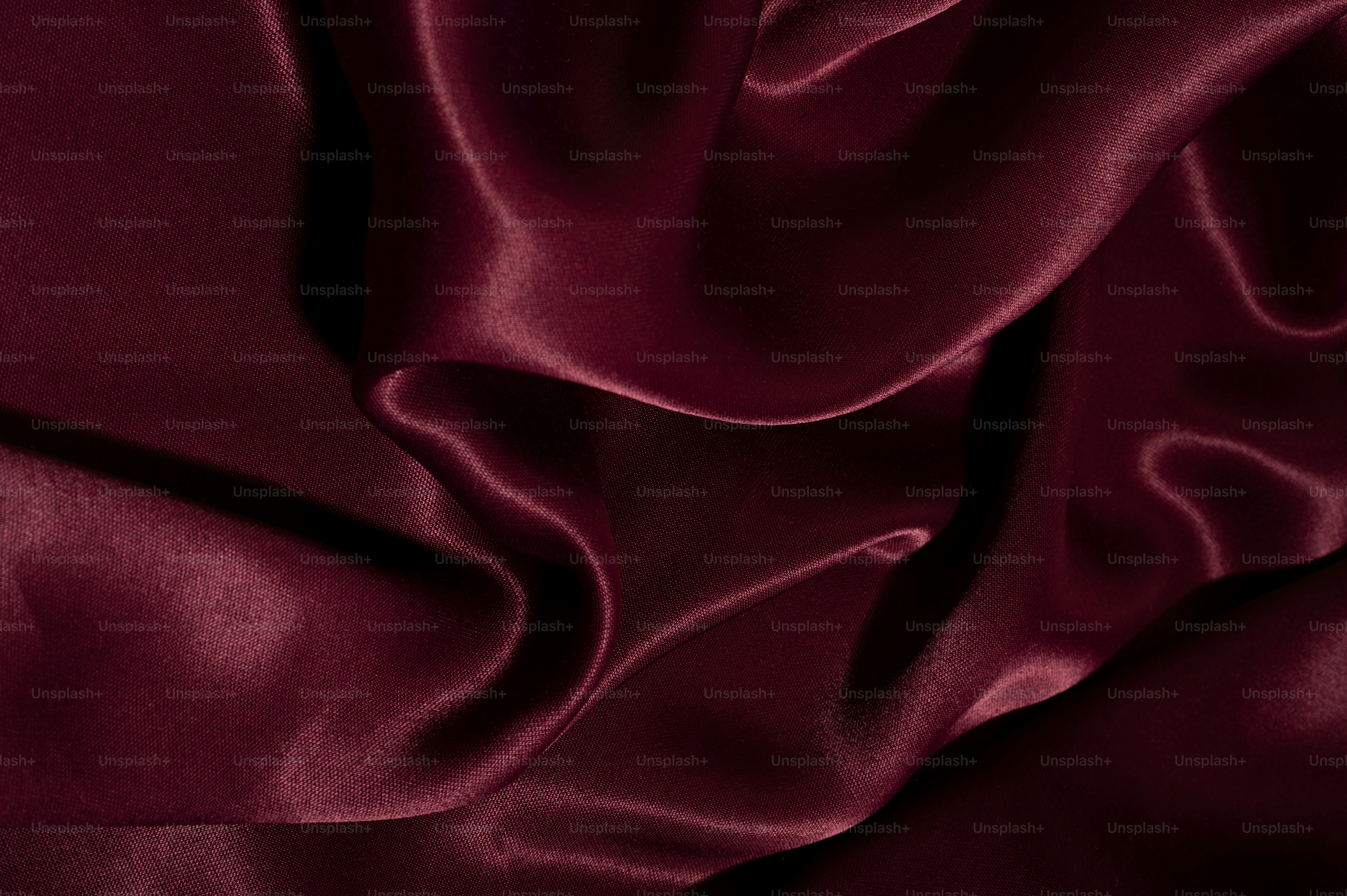 Una vista ravvicinata di un tessuto rosso