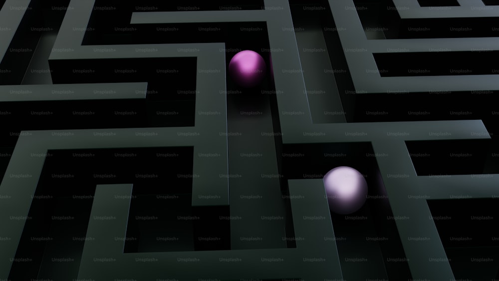 Una palla viola è nel mezzo di un labirinto