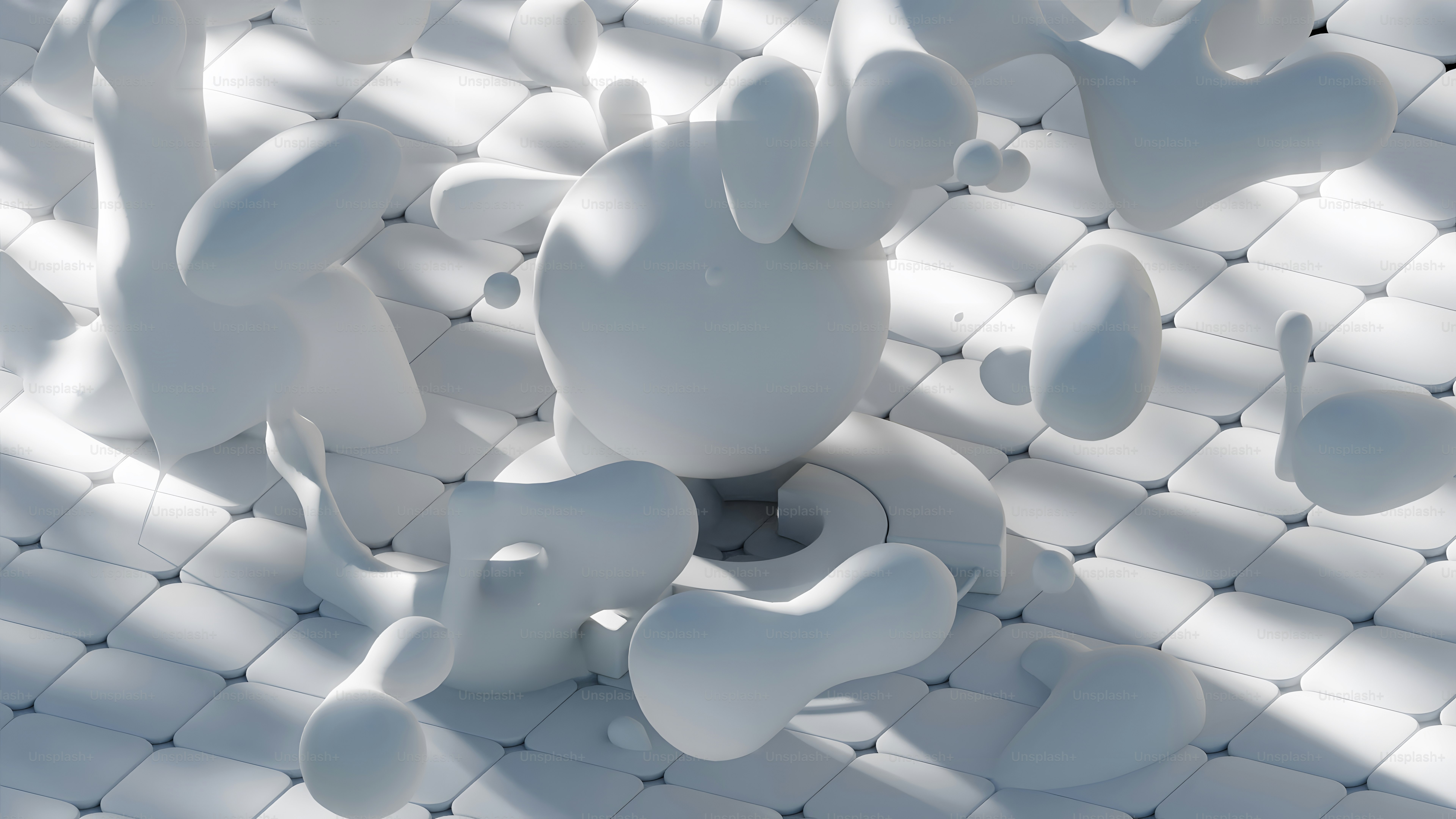 un groupe d’objets blancs assis sur un sol carrelé