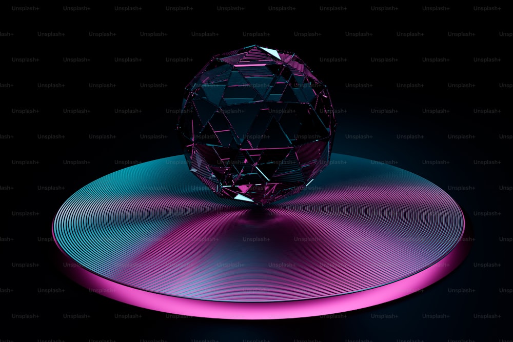 Un diamante púrpura sentado sobre una superficie negra