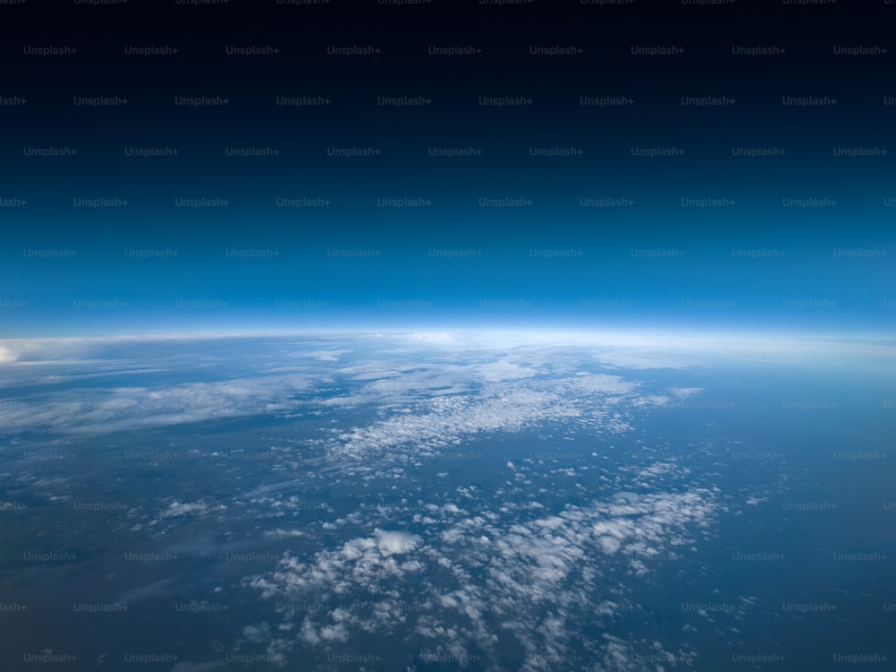 La vista de la Tierra desde el transbordador espacial