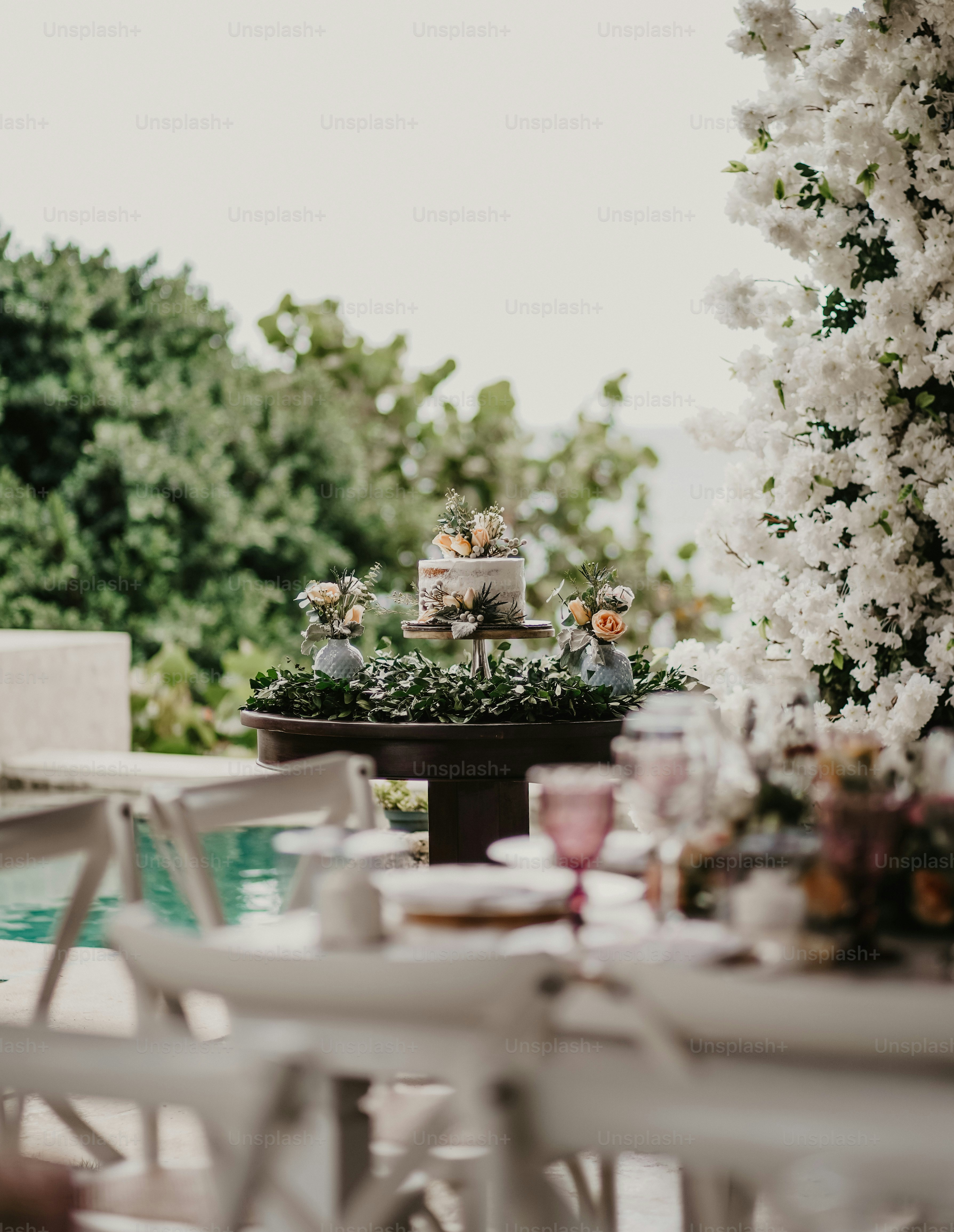 A table that has a cake on top of it photo – Estados unidos Image on ...