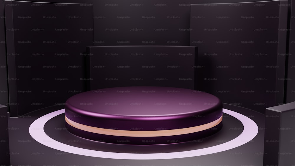 Un objeto púrpura redondo sentado en la parte superior de un piso