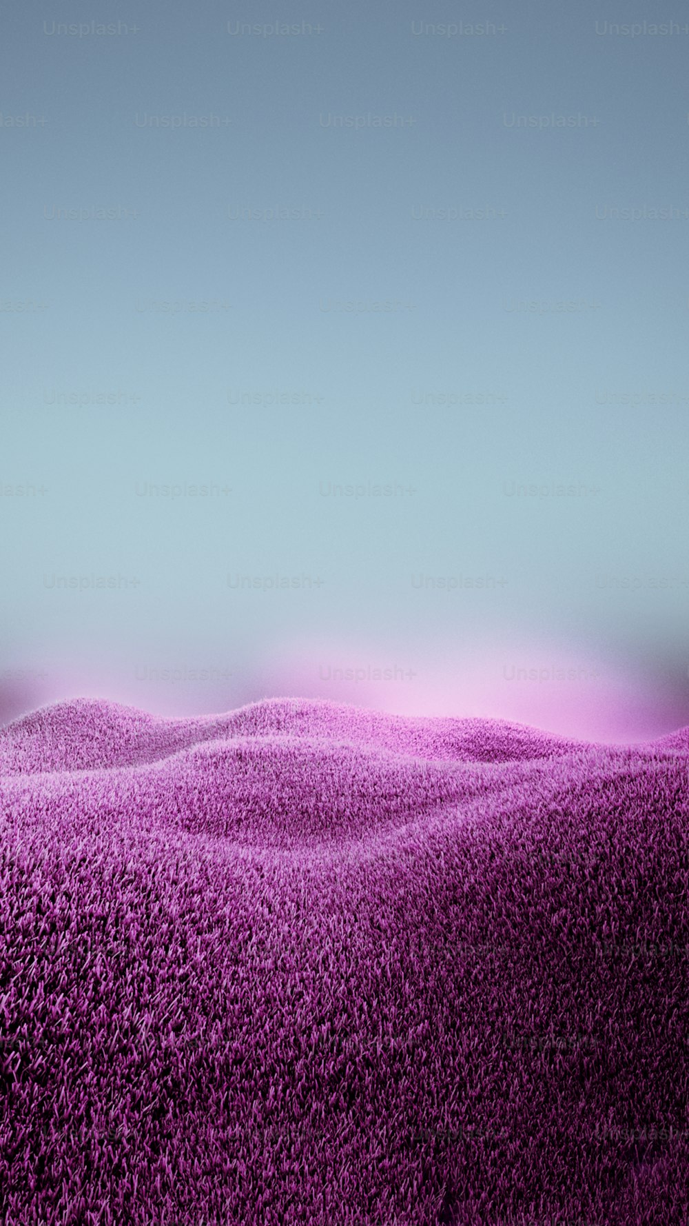 Un paysage violet avec un ciel bleu en arrière-plan
