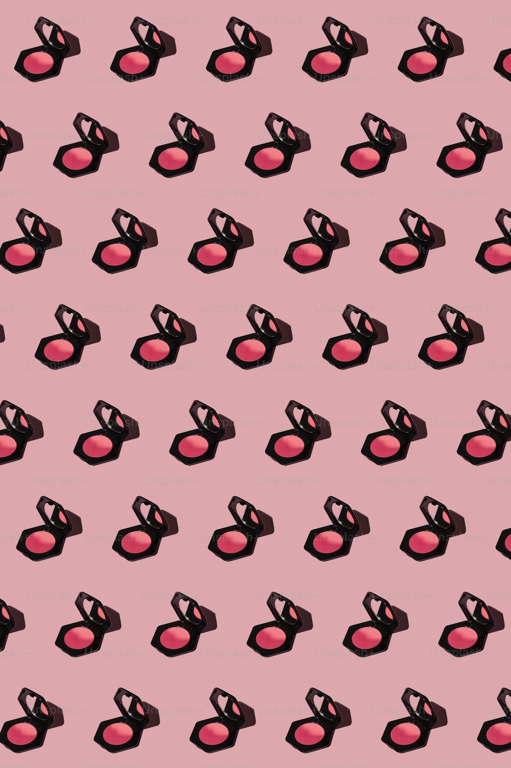 립스틱 패턴이 있는 분홍색 배경