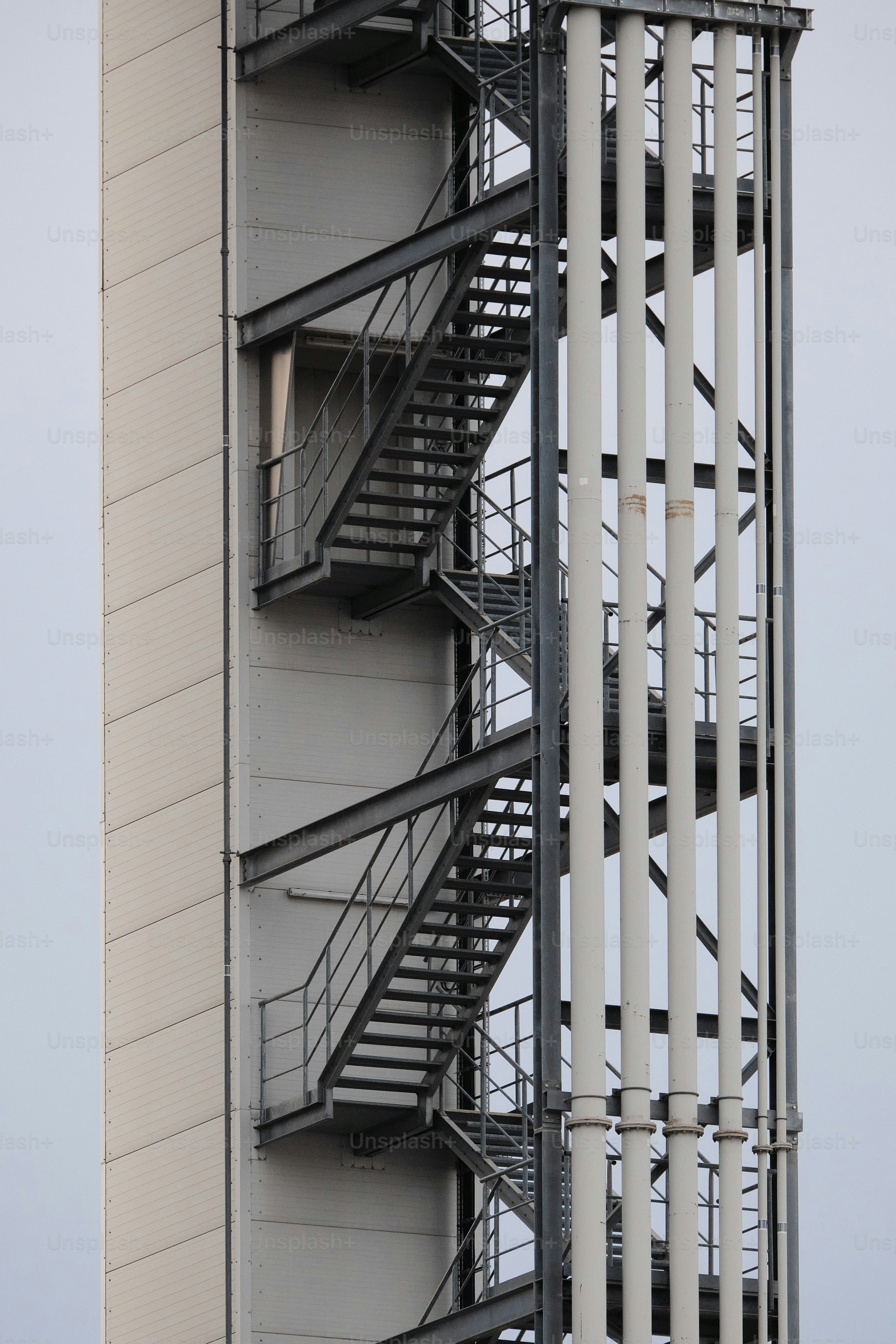 a very tall building with a bunch of stairs