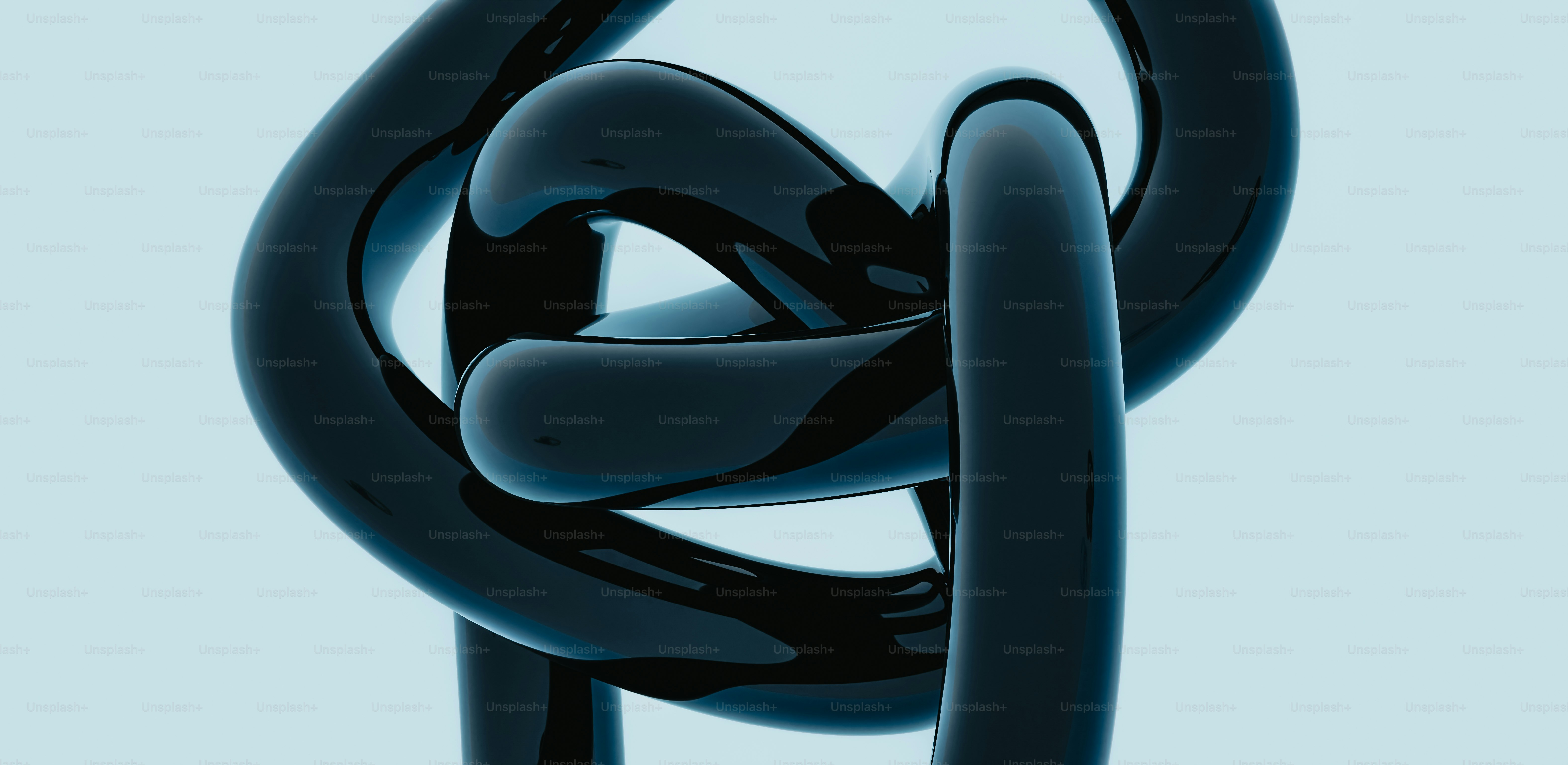 Ein schwarzes Objekt mit blauem Hintergrund