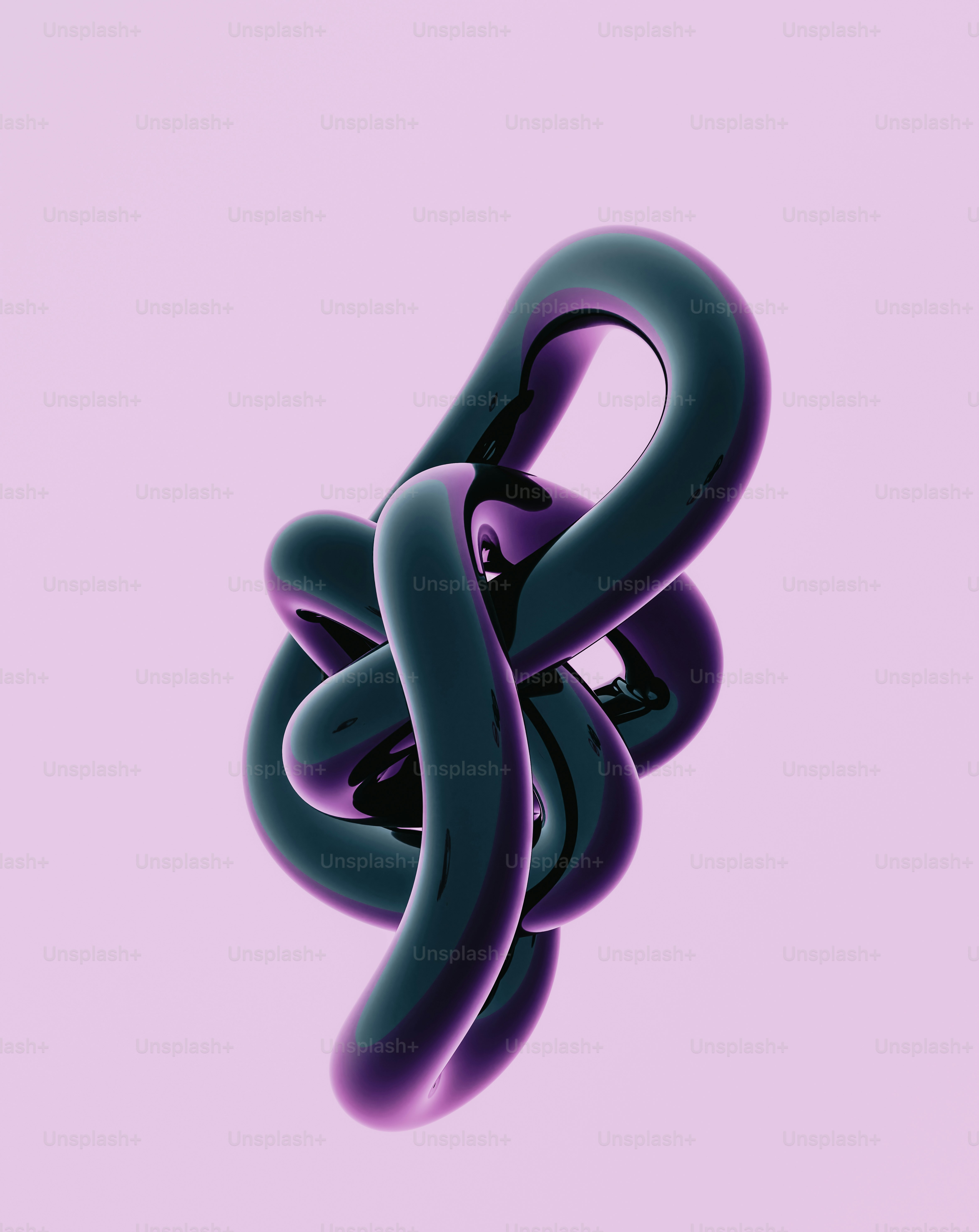 um objeto roxo e preto está no ar