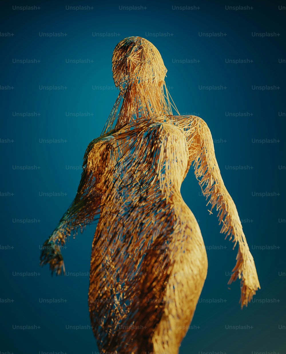 Una escultura de una mujer con cabello largo