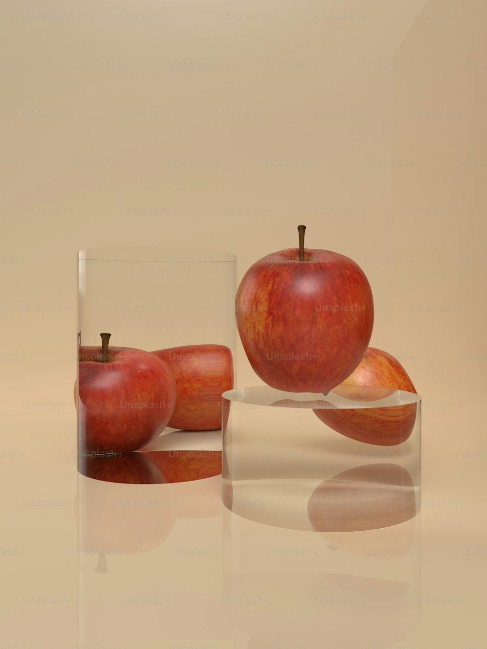 ein Glas mit ein paar Äpfeln drin