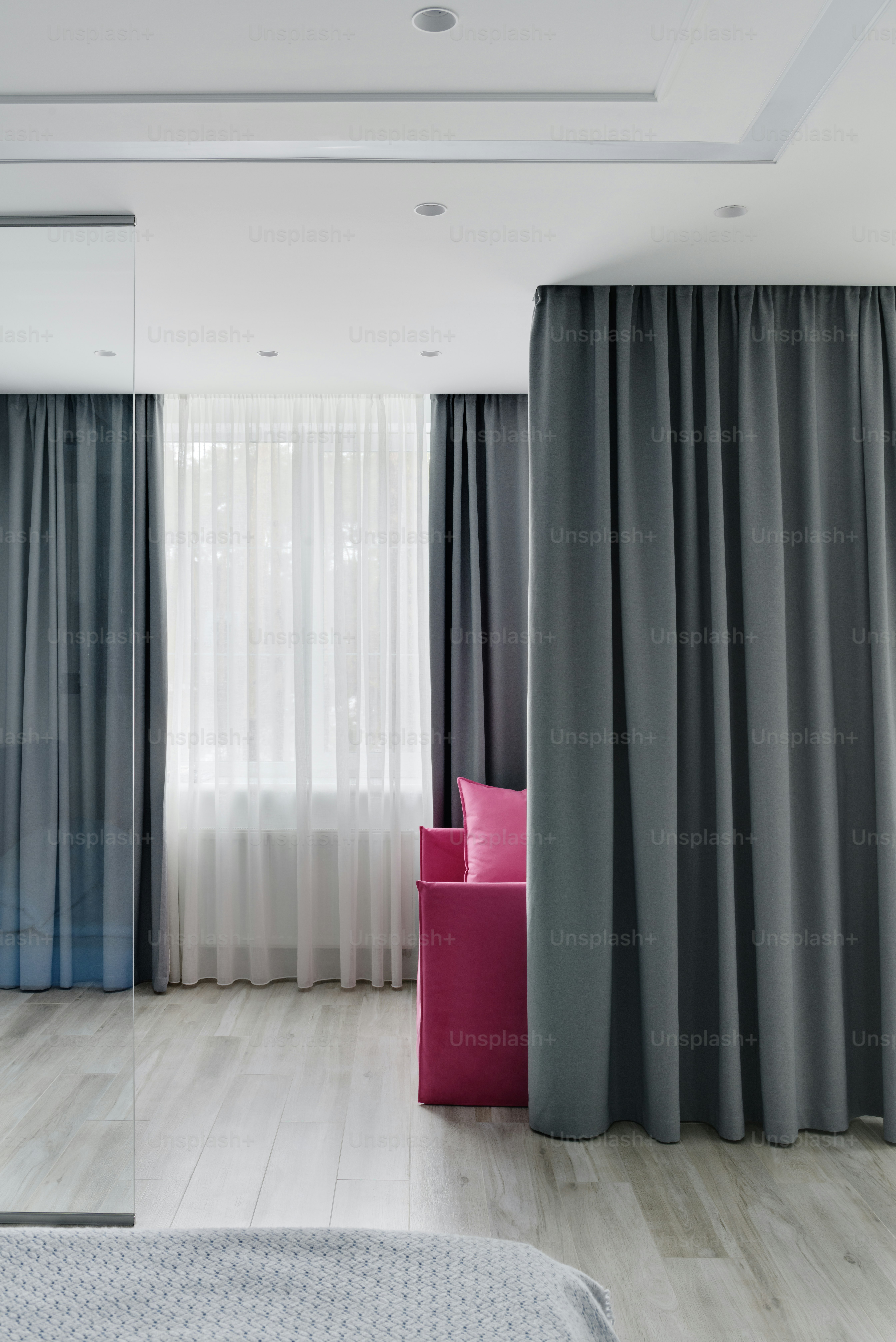 Detalle de cortinas elegantes